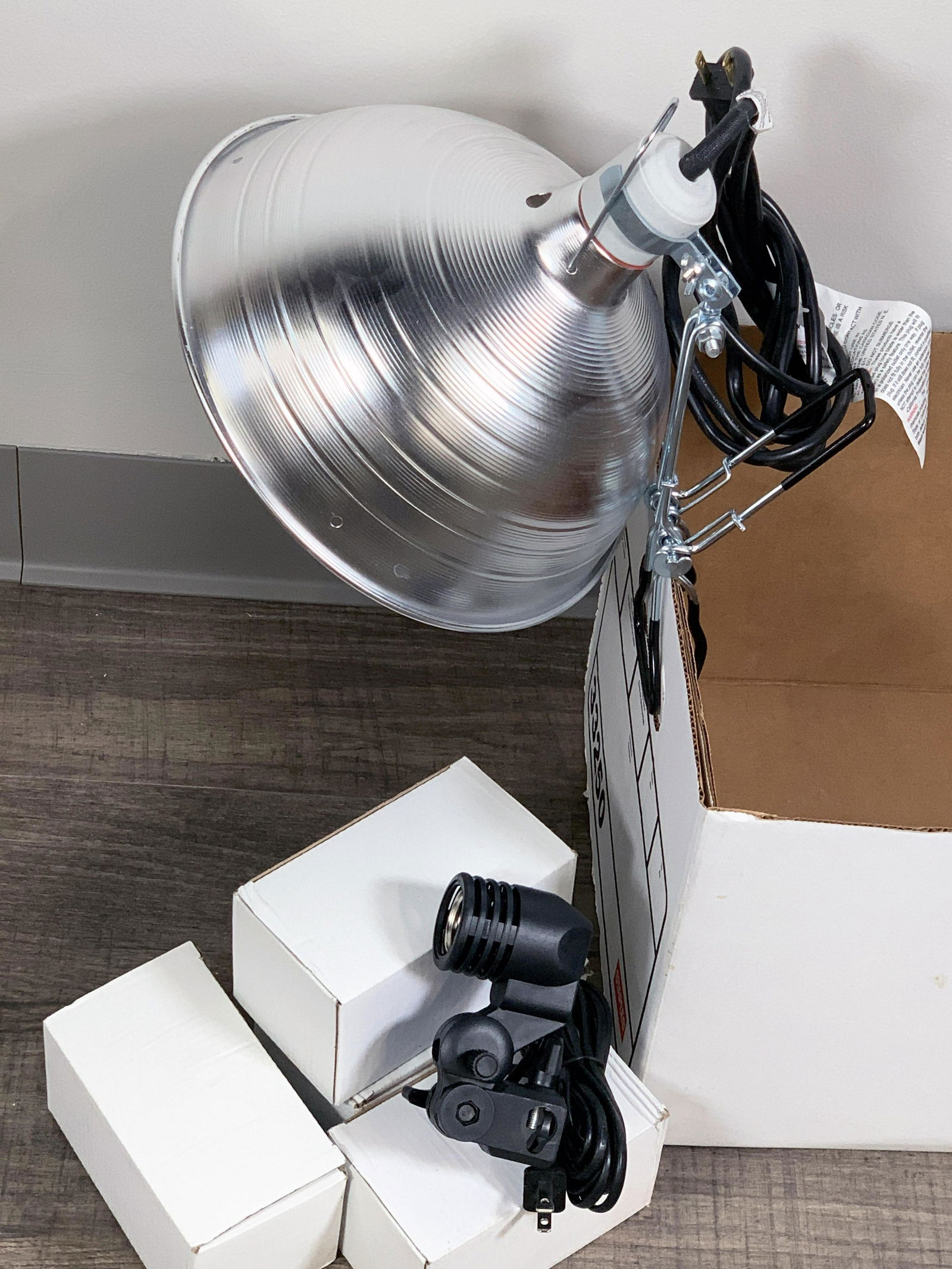 10.5" BROODER CLAMP LIGHT W PORCELAIN SOCKET & 3 SOCKET FIXTURES FOR LIGHT STANDS (1 of 3)