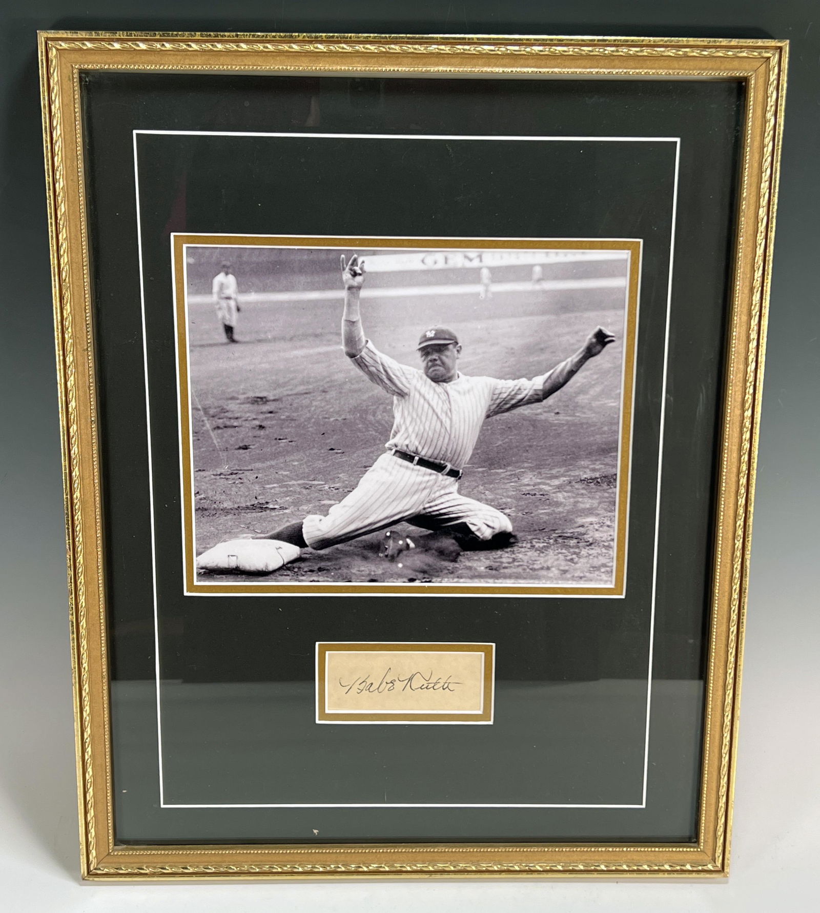 BABE RUTH PHOTO WITH SIGNATURE WITH COA (1 of 3)