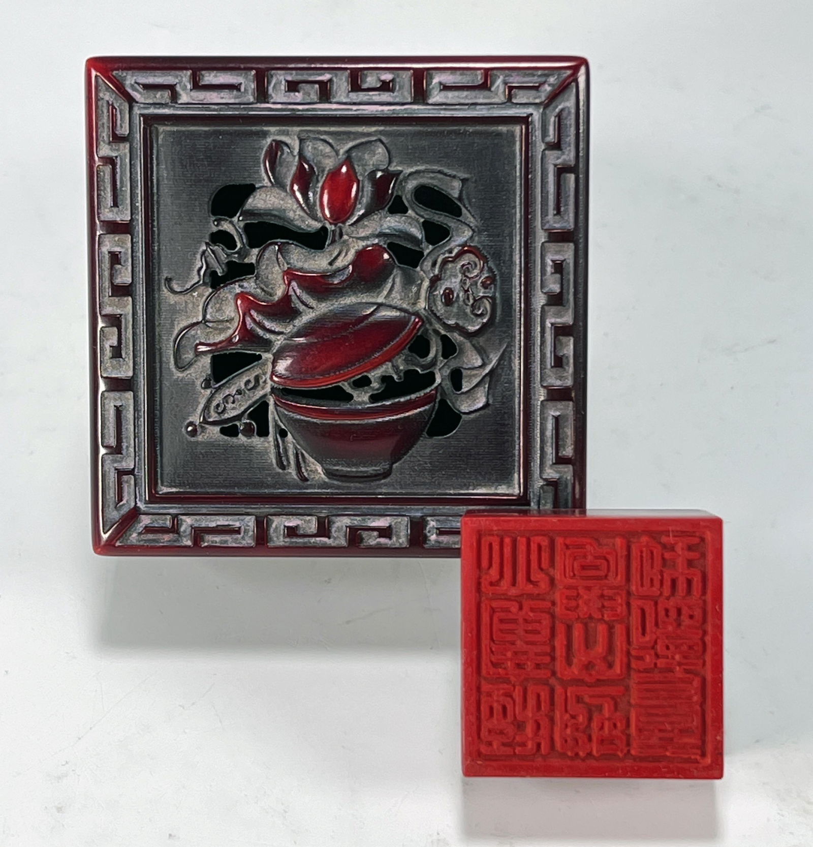 CHINESE BLOODSTONE SEAL IN BOX (1 of 3)