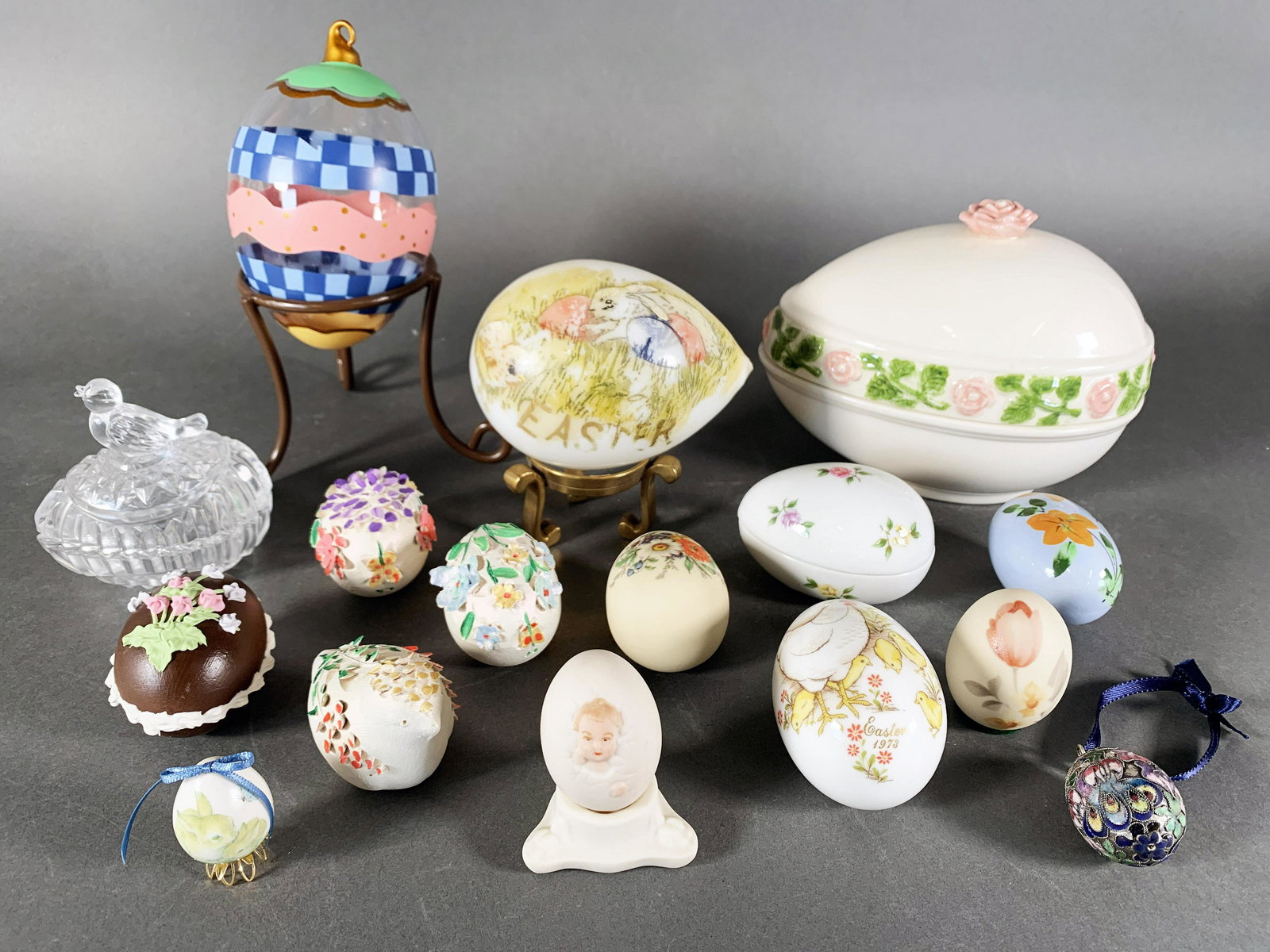 CERAMIC DECORATIVE EGGS: CERAMIC DECORATIVE EGGS