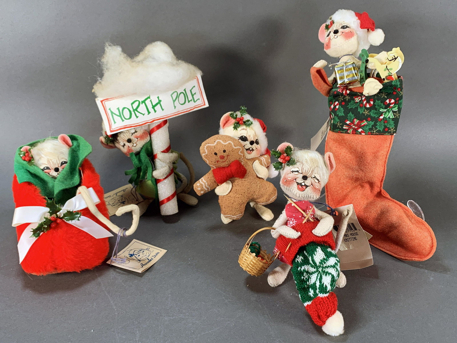 ANNALEE CHRISTMAS MICE (1 of 3)