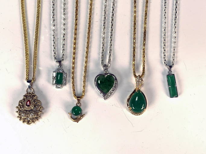 6 Pendants On Chains