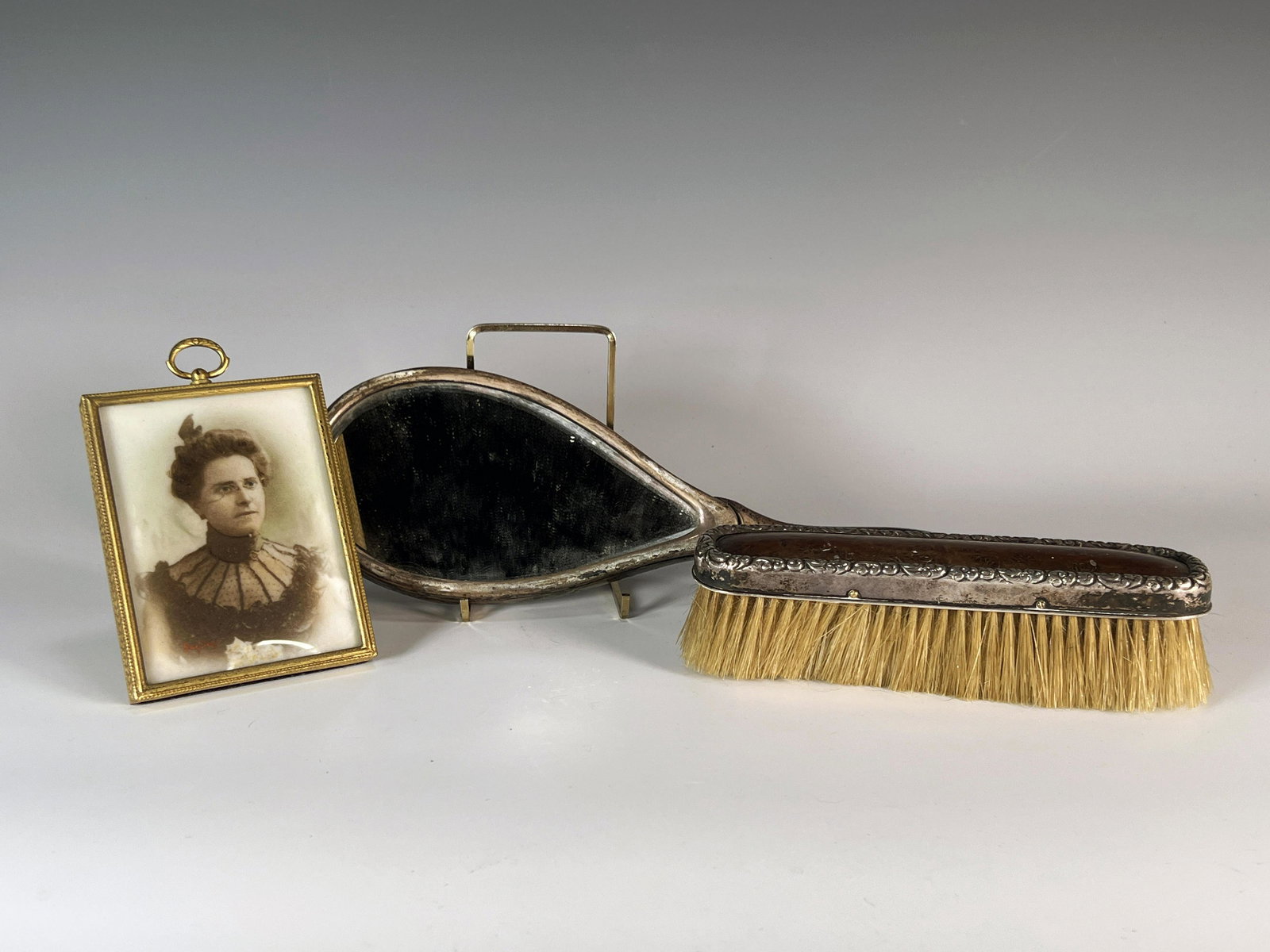 VANITY MIRROR & BRUSH WITH STERLING BORDER (1 of 7)