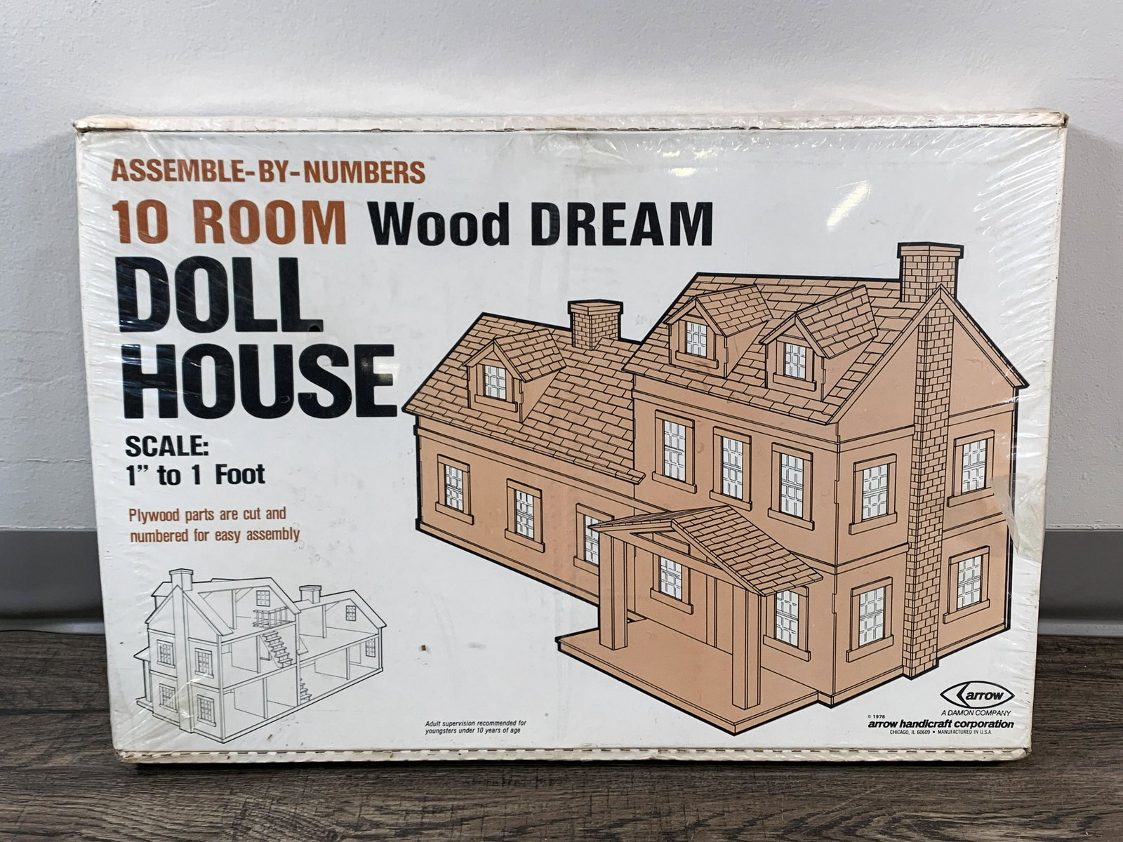 10 ROOM DREAM DOLL HOUSE KIT IN BOX (1 of 2)