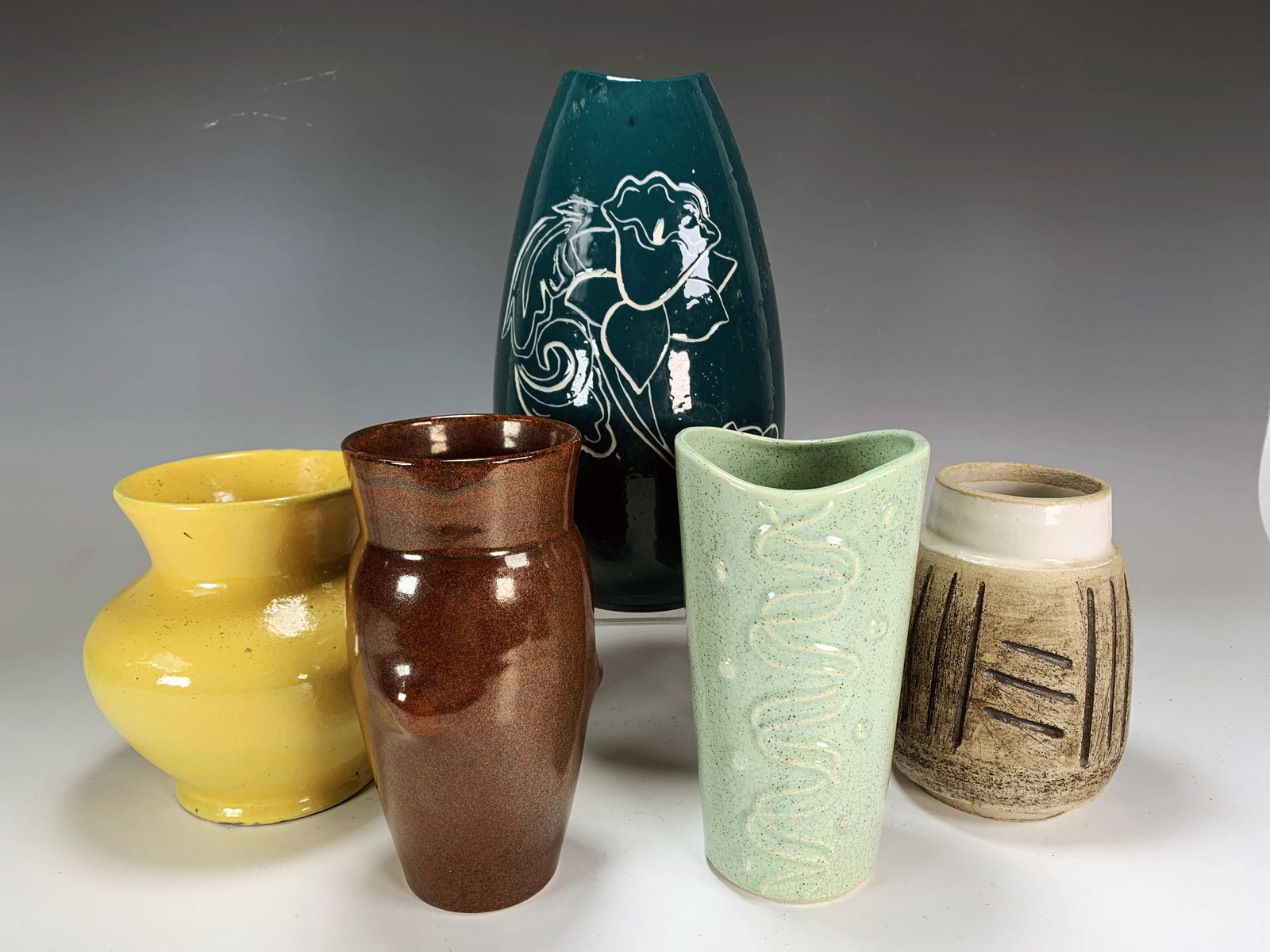 MID CENTURY AMERICAN ART POTTERY VASES BRUSH MCCOY (1 of 7)