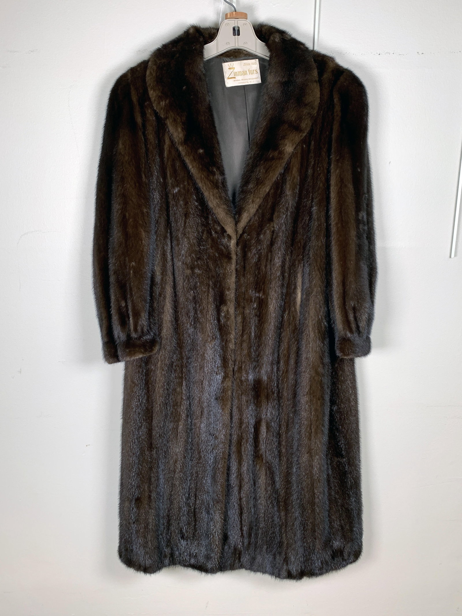 FULL LENGTH RICH BROWN MINK COAT FROM ZINMANS FURS: FULL LENGTH RICH BROWN MINK COAT FROM ZINFANDEL FU