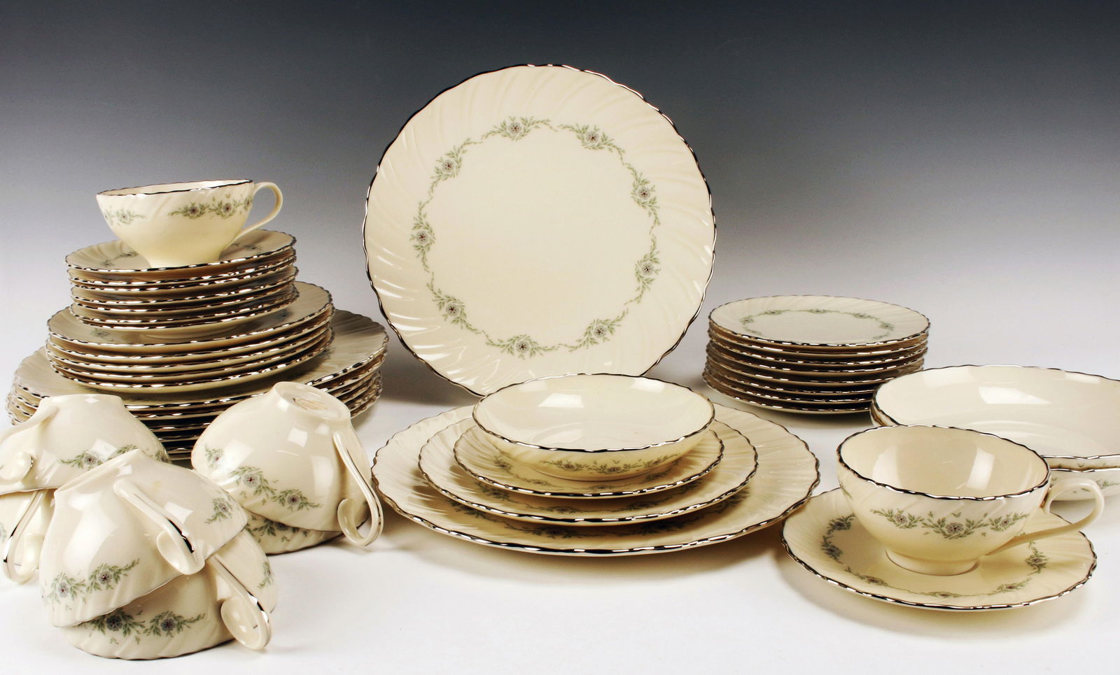 LENOX MUSETTE SERVICE PARTIAL SET (1 of 5)