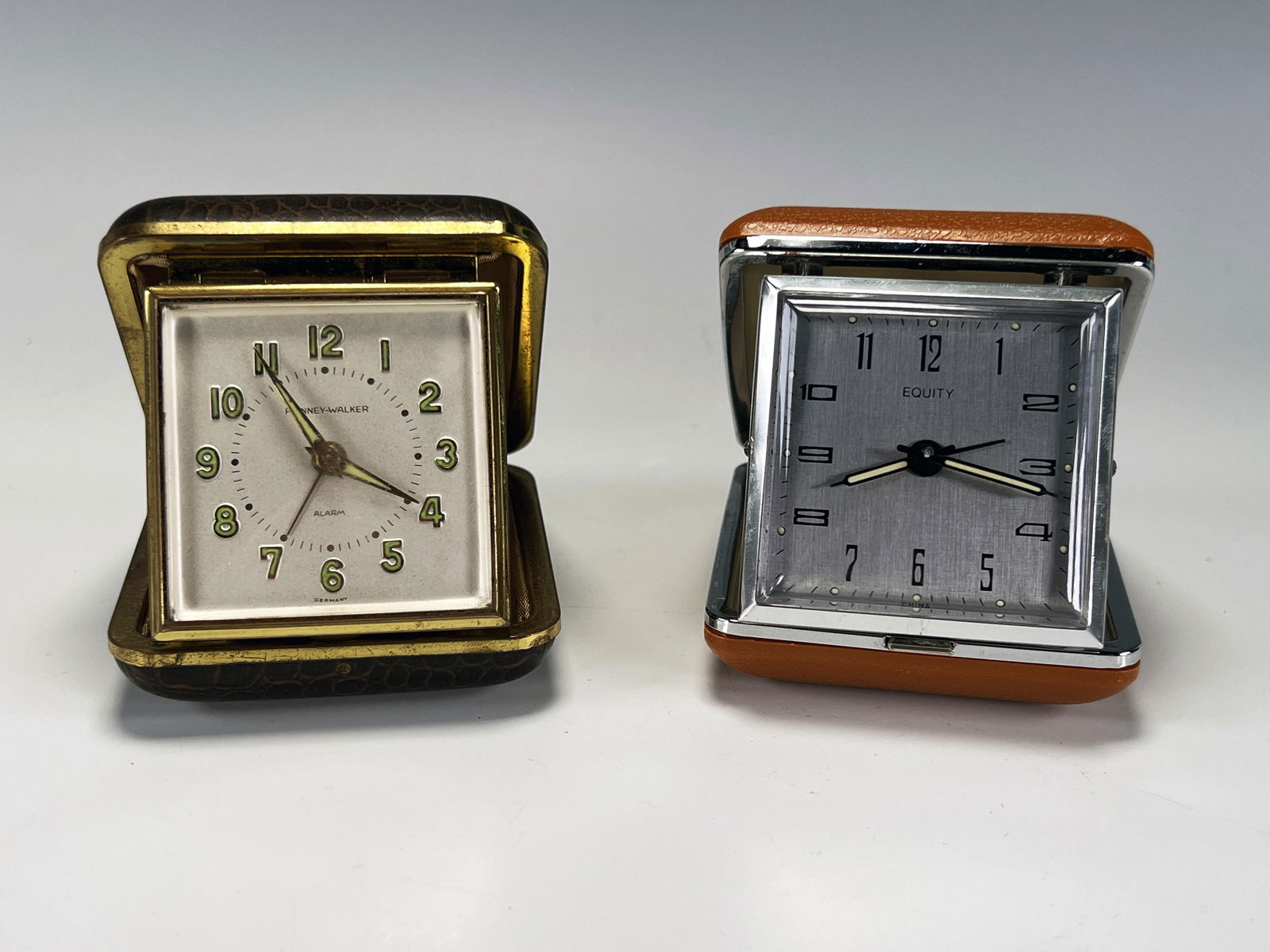 2 TRAVEL ALARM CLOCKS (1 of 6)