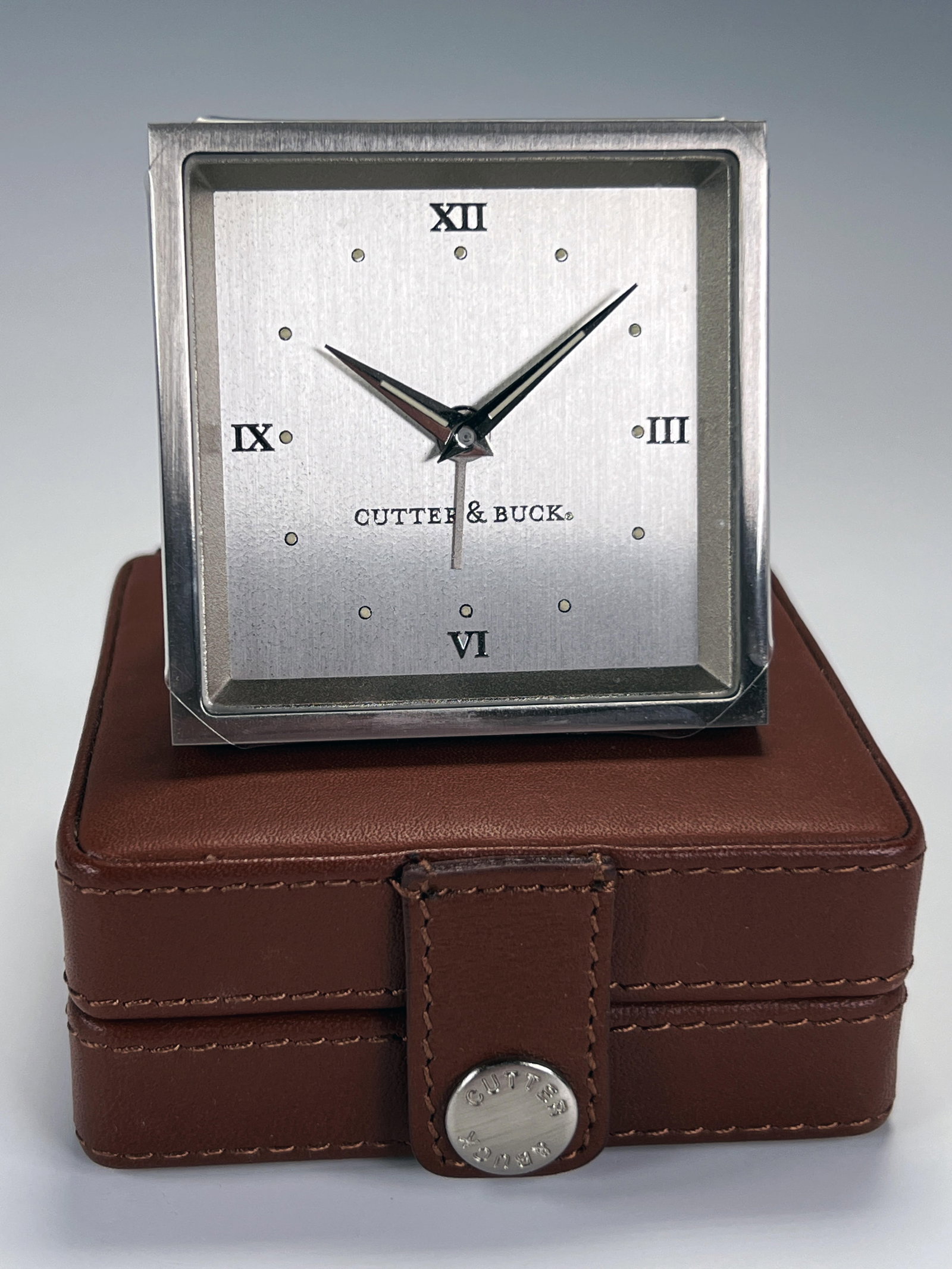 CUTTER & BUCK TRAVEL ALARM CLOCK: CUTTER & BUCK TRAVEL ALARM CLOCK