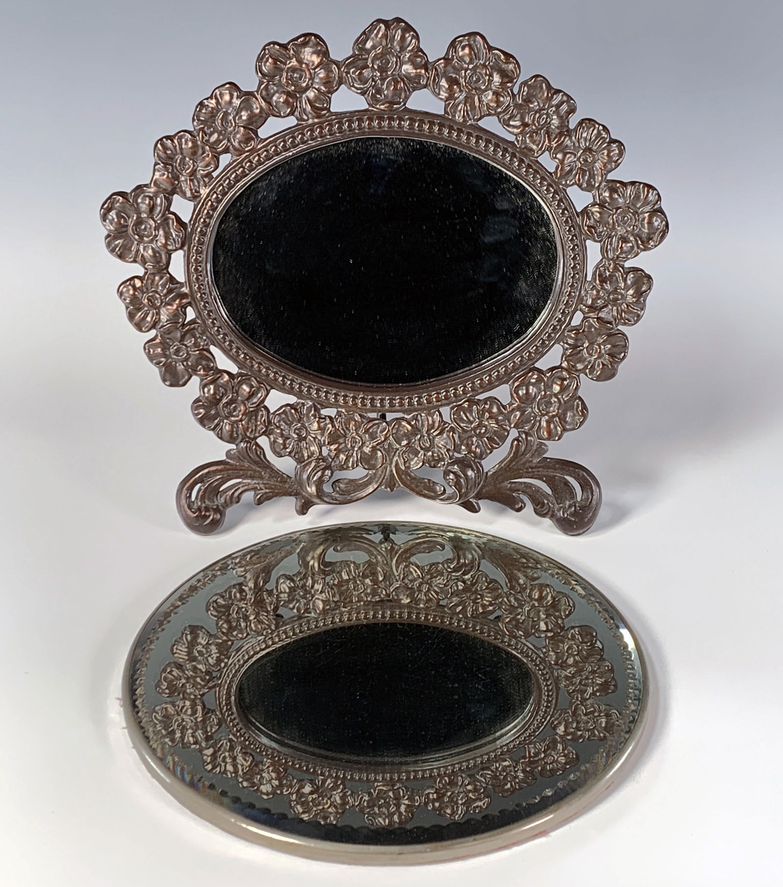 VANITY MIRROR & CENTERPIECE MIRROR (1 of 4)