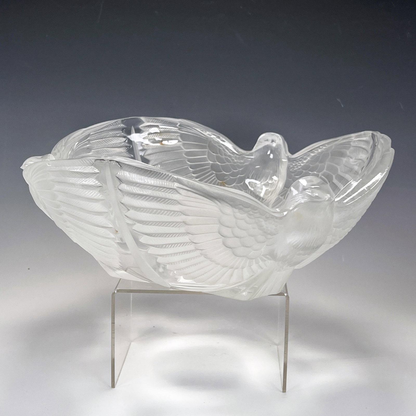 ELEGANT CUT GLASS FROSTED BOWL OF THREE SWALLOWS: ELEGANT CUT GLASS FROSTED BOWL OF THREE SWALLOWS</