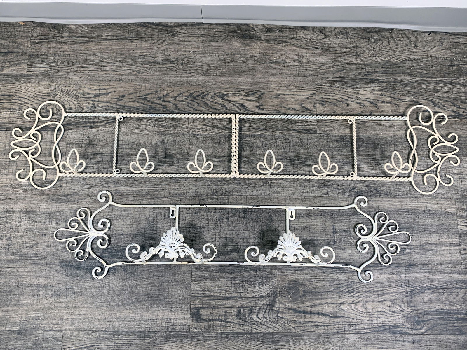 VINTAGE WHITE METAL DECORATIVE RACKS (1 of 3)