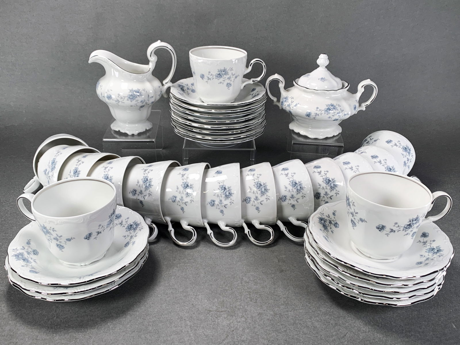 JOHANN HAVILAND BAVARIA TEA CUPS & SAUCERS (1 of 4)