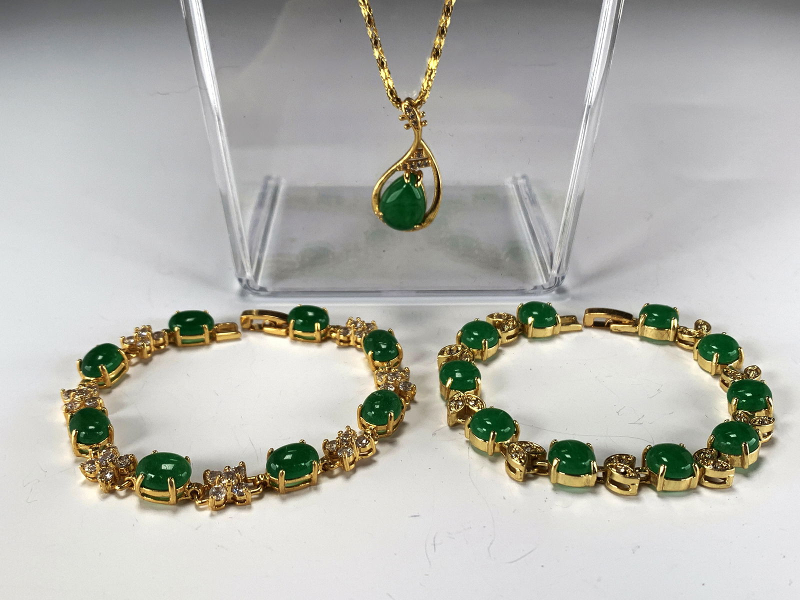 JADE JEWELRY LINK BRACELETS & PENDANT: JADE JEWELRY LINK BRACELETS & PENDANT