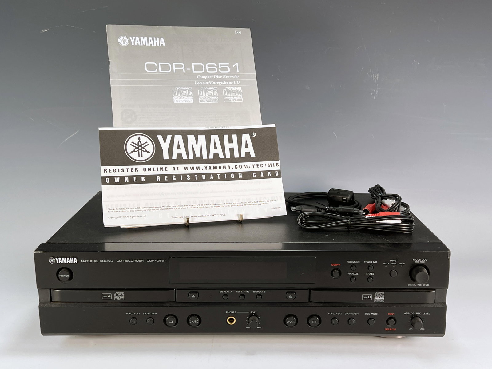 YAMAHA CDR - D651 COMPACT DISC RECORDER IN BOX (1 of 5)