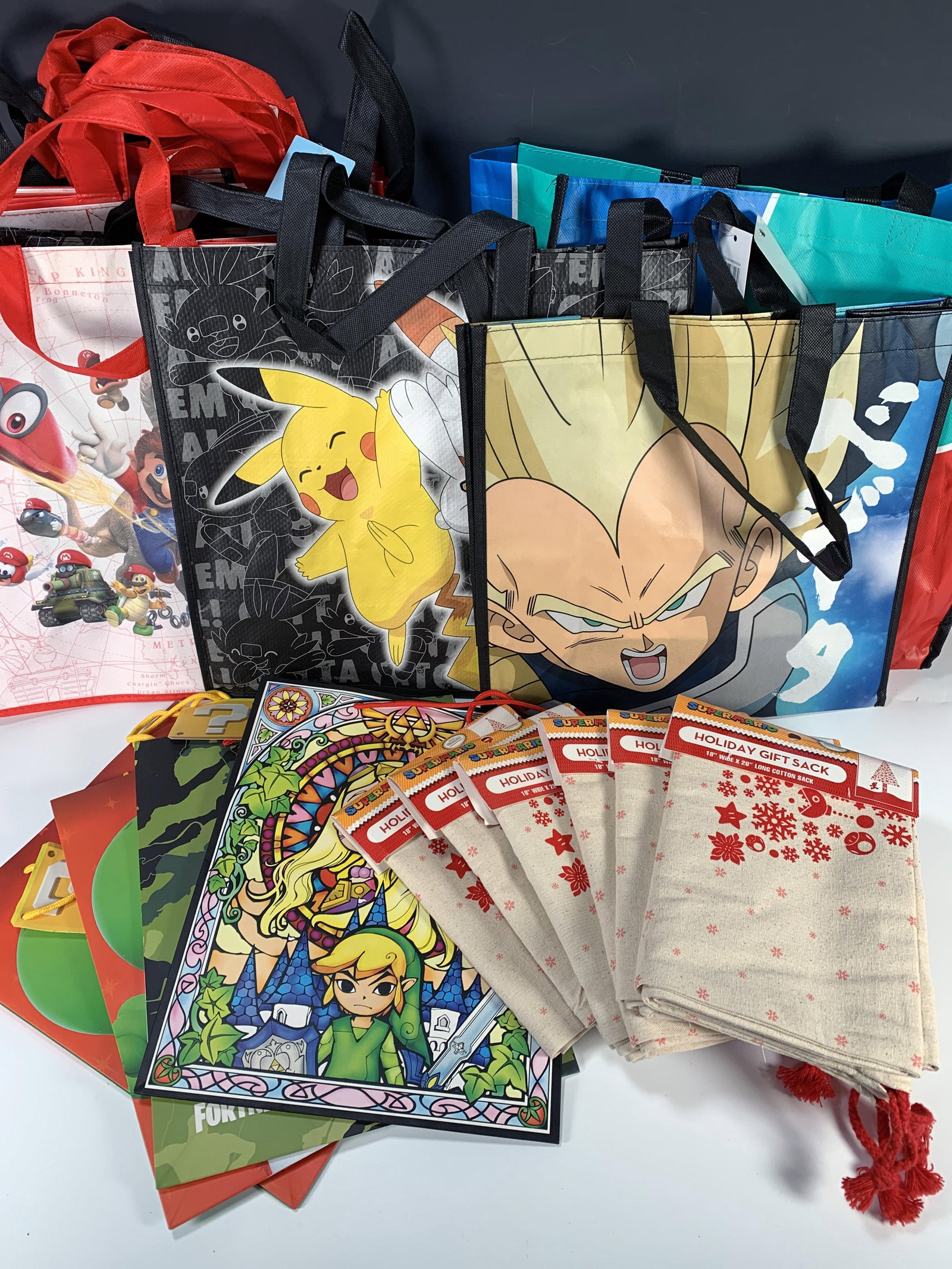 HUGE LOT OF COLLECTIBLE GIFT & REUSABLE BAGS MARIO, POKEMON: HUGE LOT OF COLLECTIBLE GIFT & REUSABLE BAGS MARIO
