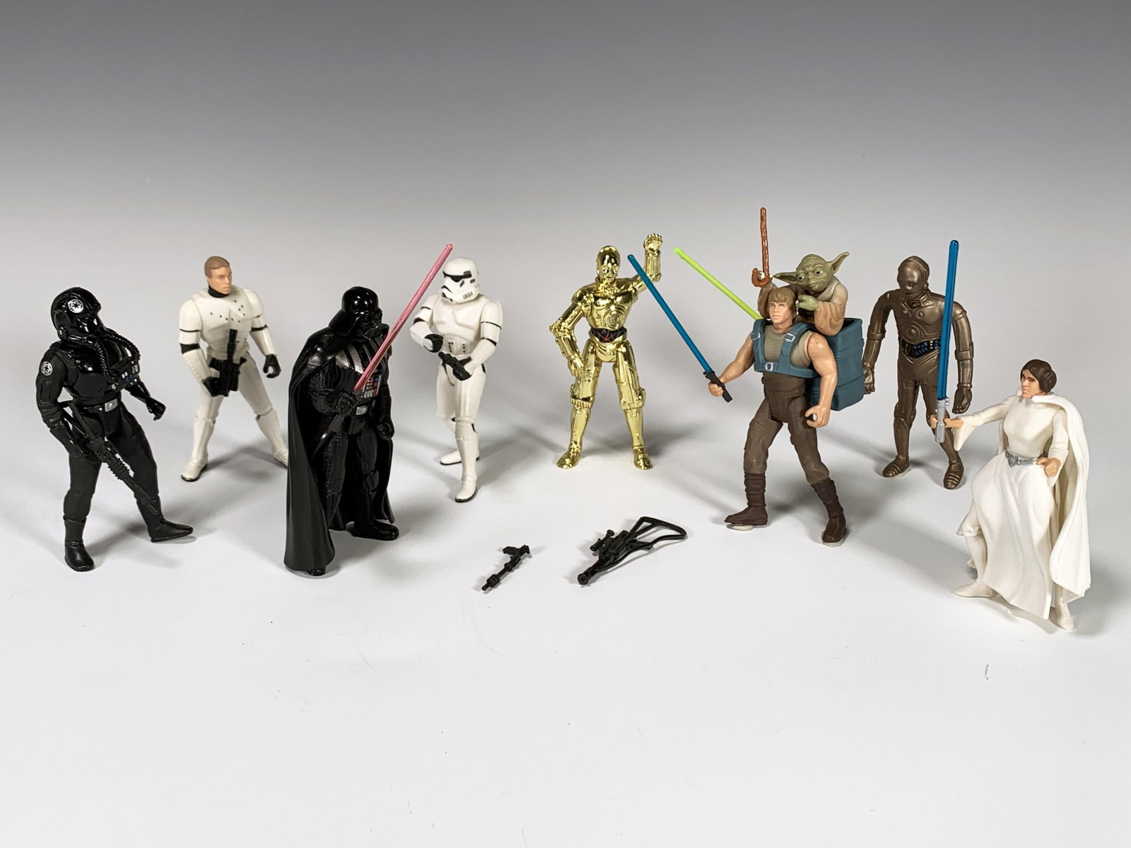 LOT OF STAR WARS ACTION FIGURES: LOT OF STAR WARS ACTION FIGURES