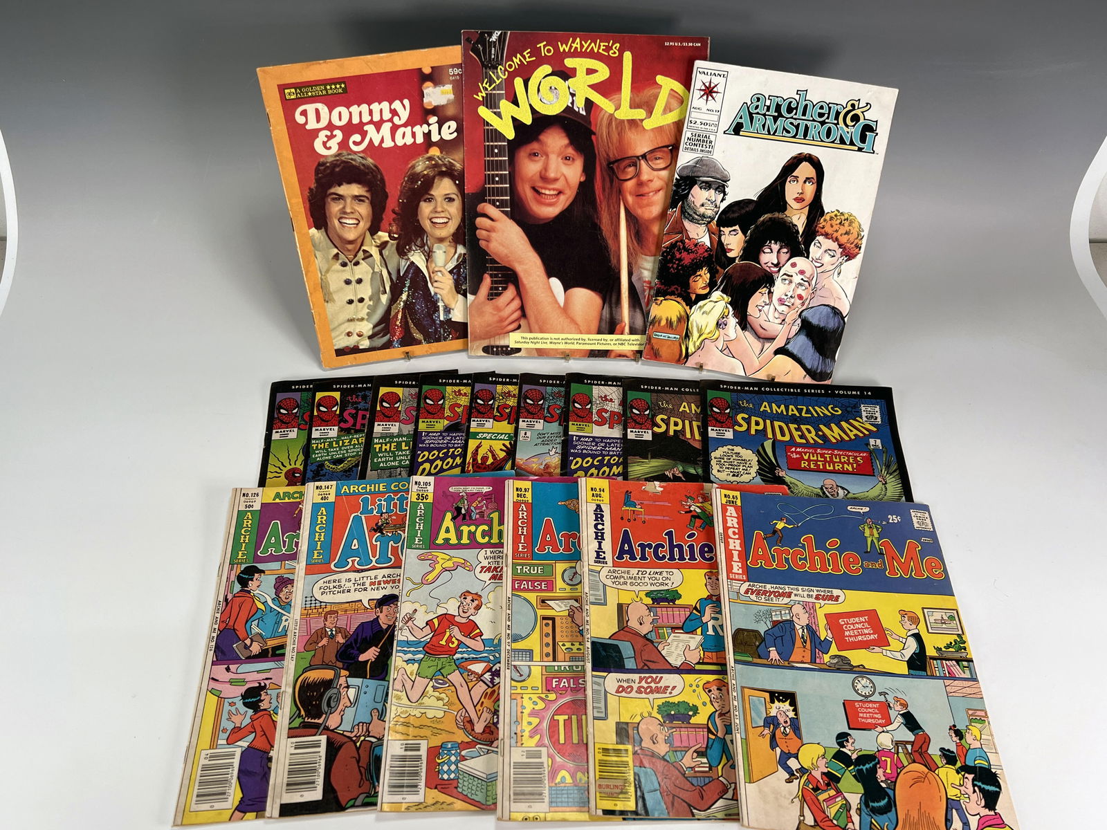 LOT OF ASSORTED COMICS AMAZING SPIDER MAN & ARCHIE (1 of 4)