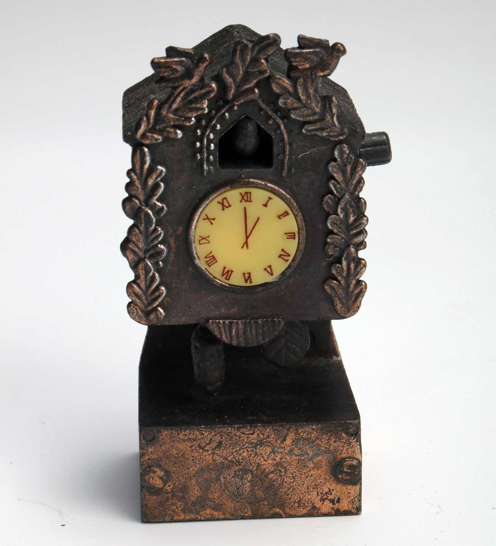 ANTIQUE CUCKOO CLOCK DESIGN PENCIL SHARPENER (1 of 5)