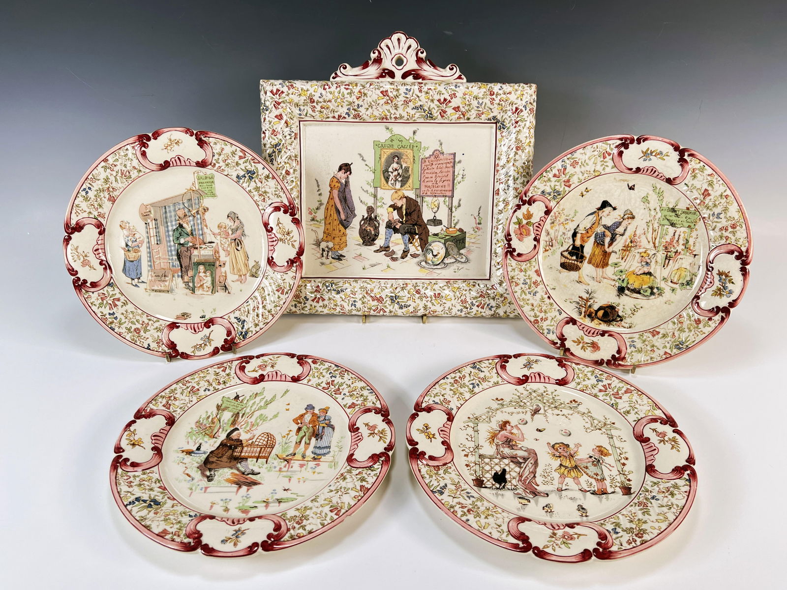 FOUR SARRGUEMINES PLATES & WALL PLAQUE (1 of 9)