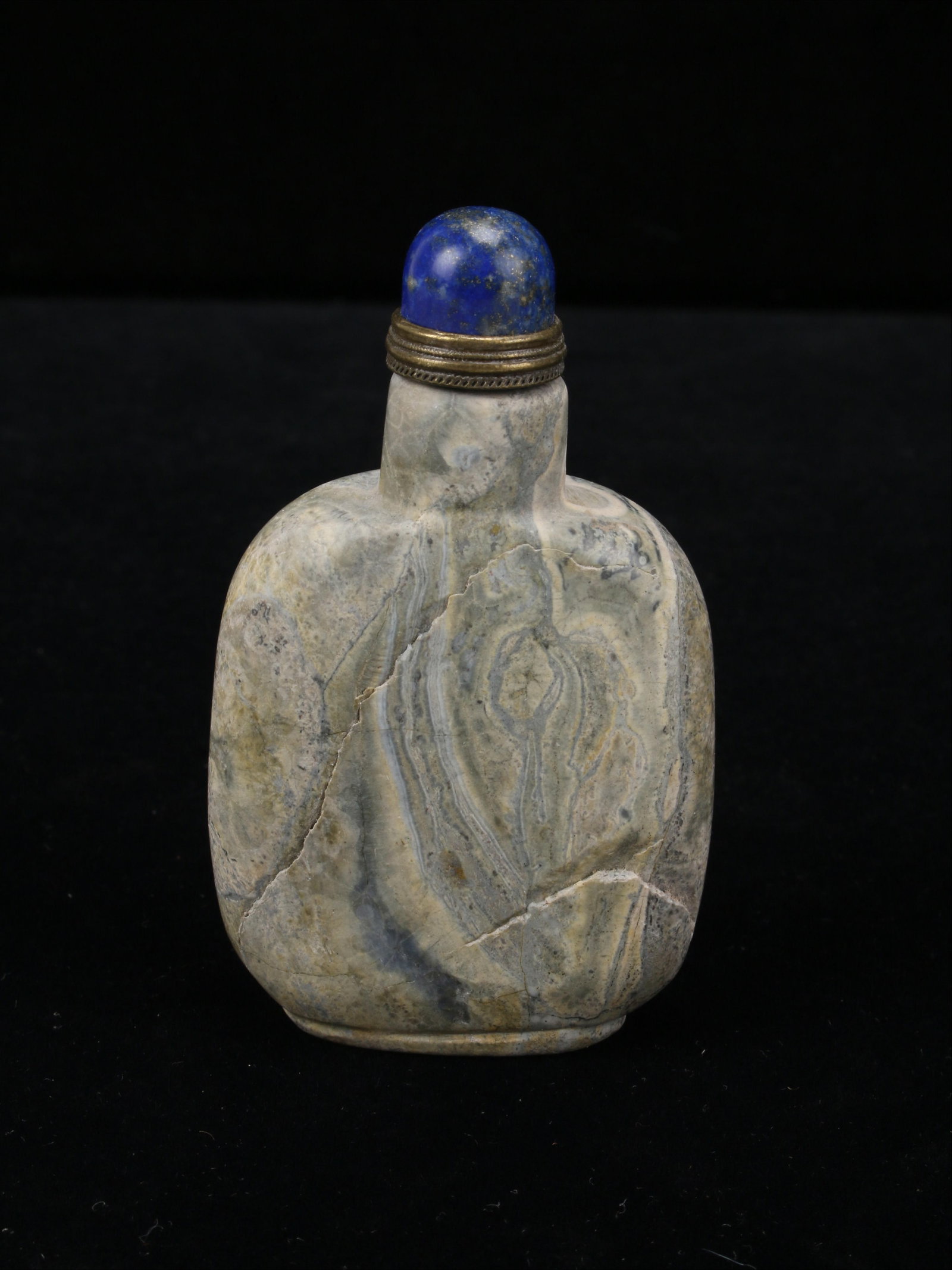 PATTERNED STONE SNUFF BOTTLE: PATTERNED STONE SNUFF BOTTLE