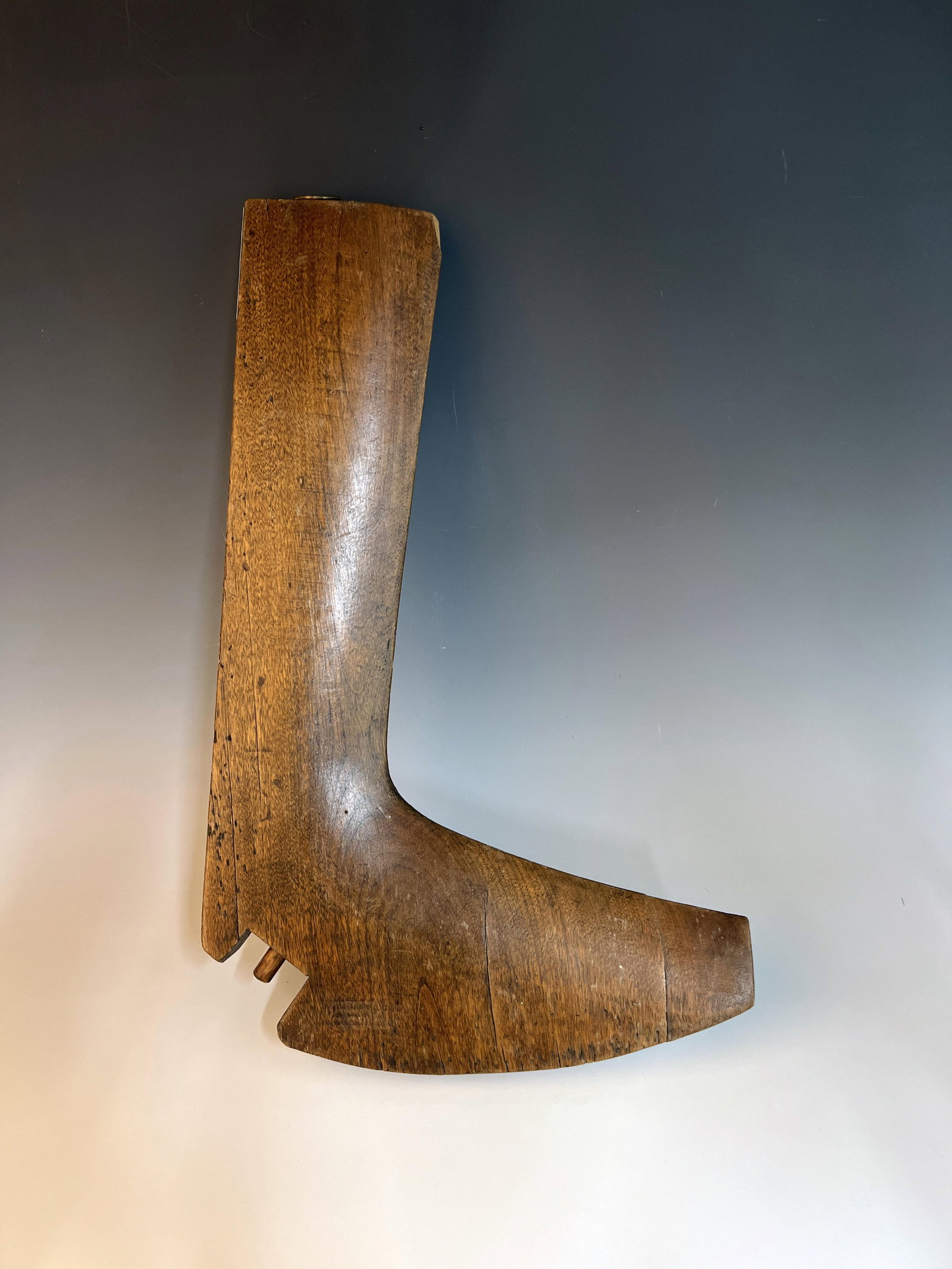 OCEANIC PACIFIC ISLAND CARVED WEAPON: OCEANIC PACIFIC ISLAND CARVED WEAPON