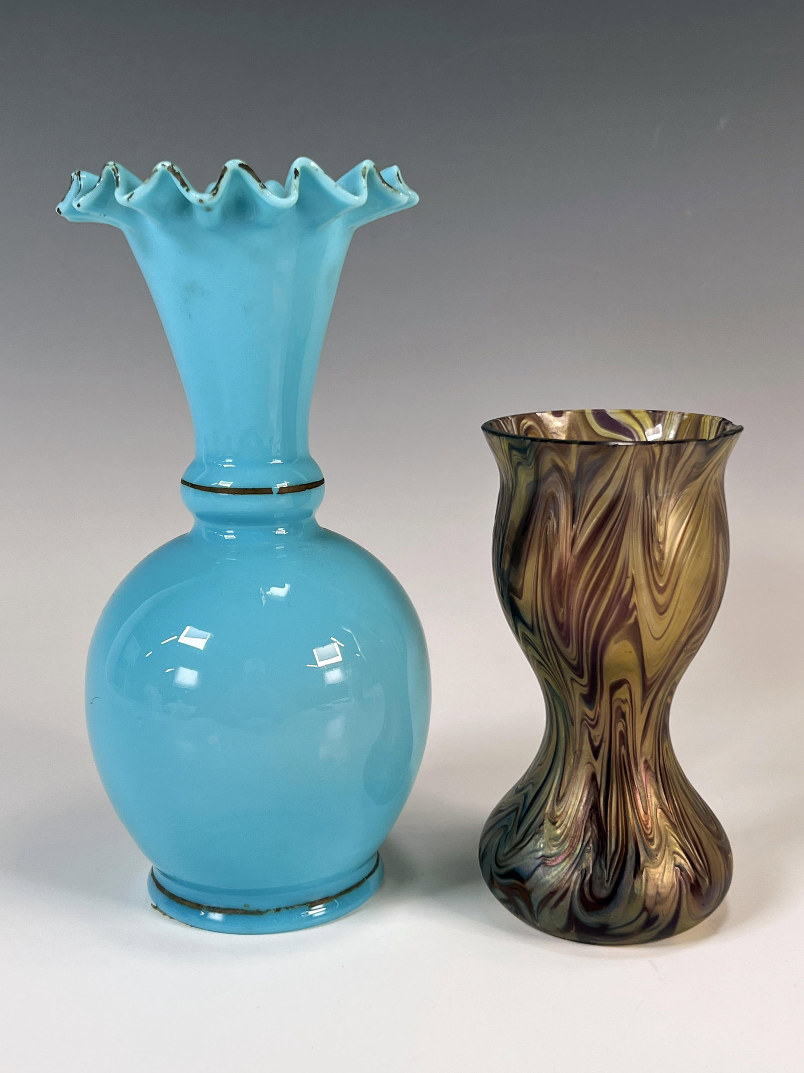 2 ART GLASS VASE: 2 ART GLASS VASE