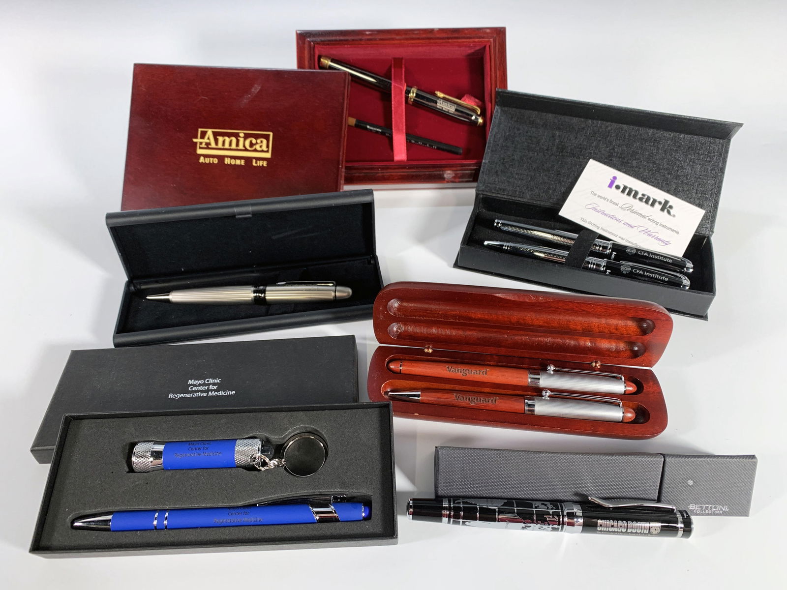 CORPORATE BRANDED PENS IN CASES (1 of 6)