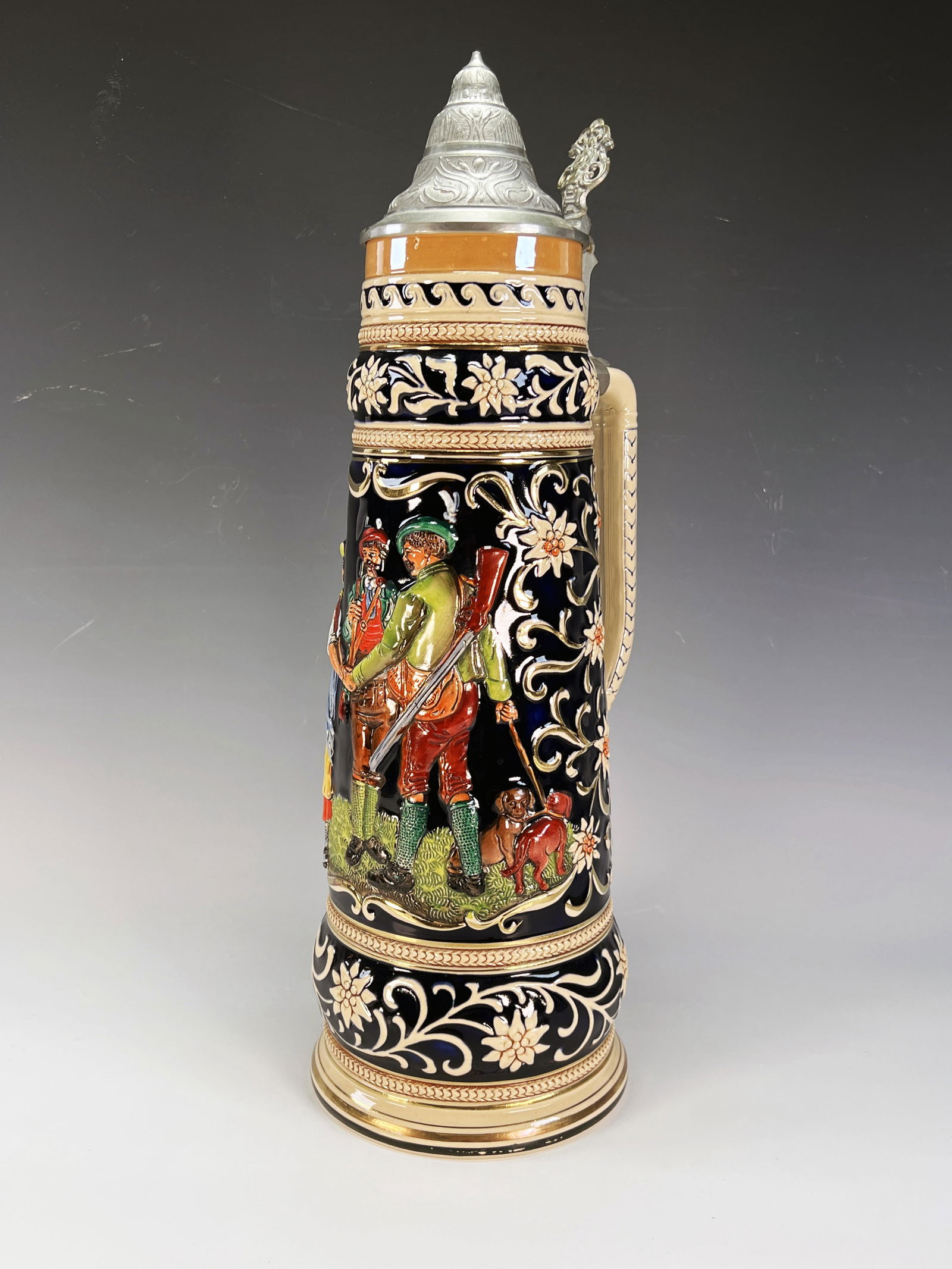LARGE HAND PAINTED BEER STEIN (1 of 6)