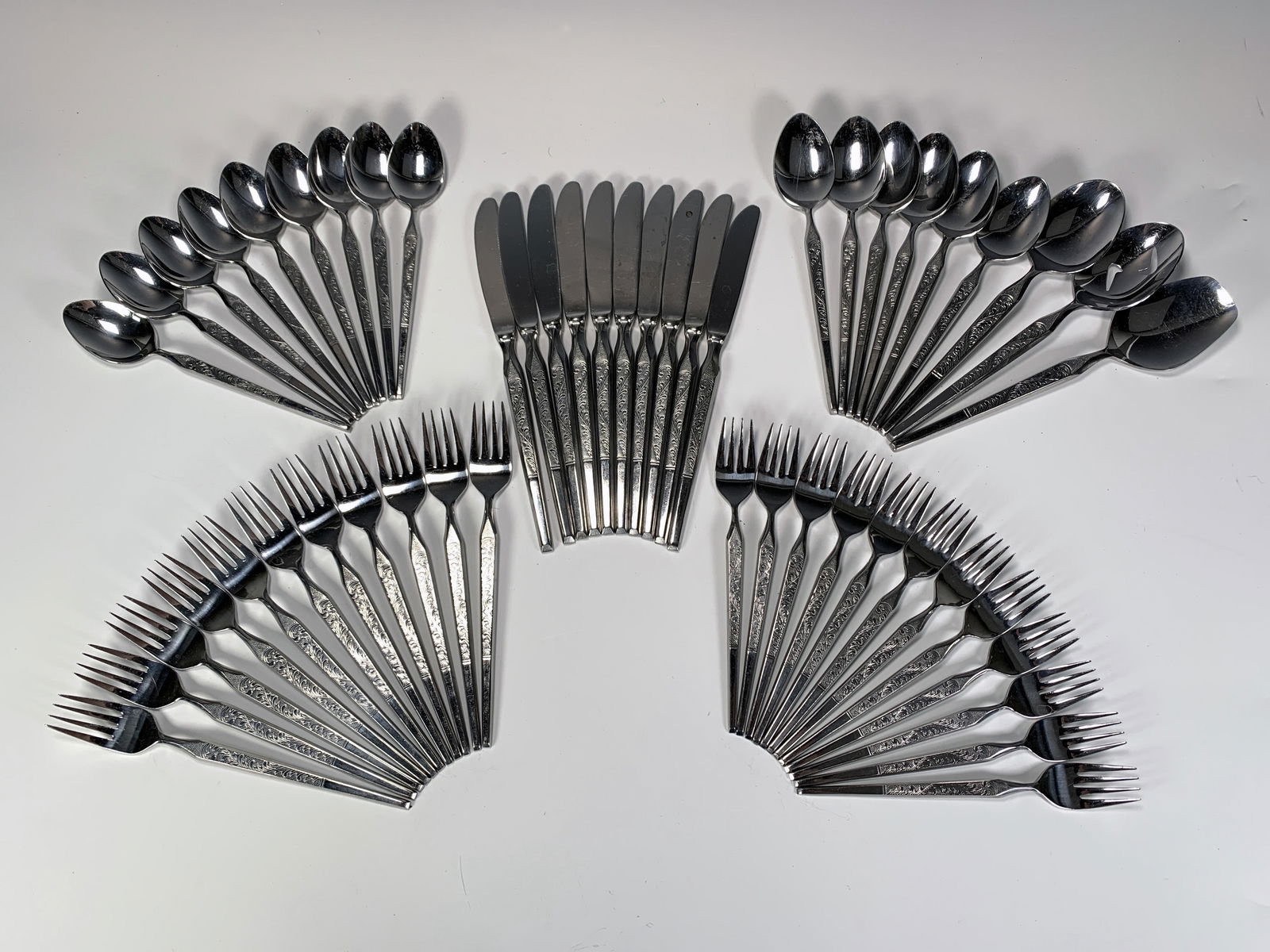 WINTHROP STAINLESS FLATWARE SERVICE (1 of 3)