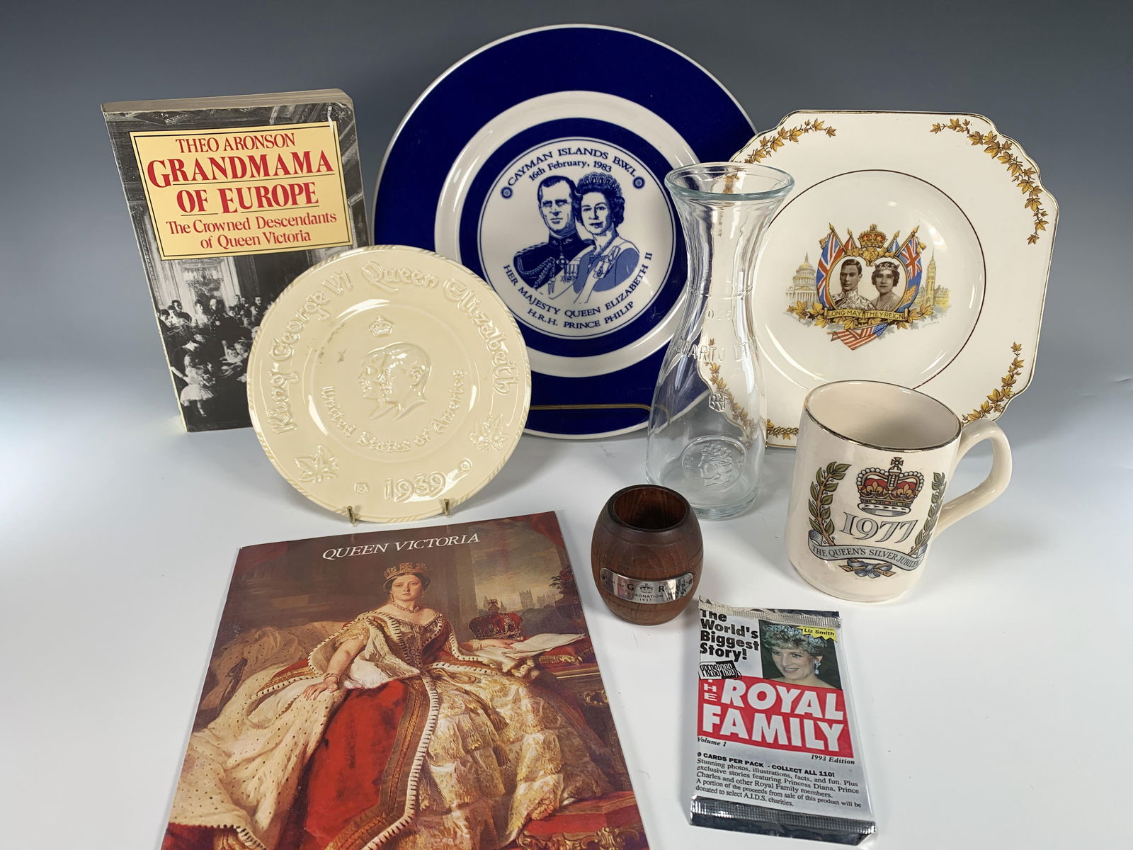 ROYAL FAMILY AND CORONATION MEMORABILIA (1 of 8)