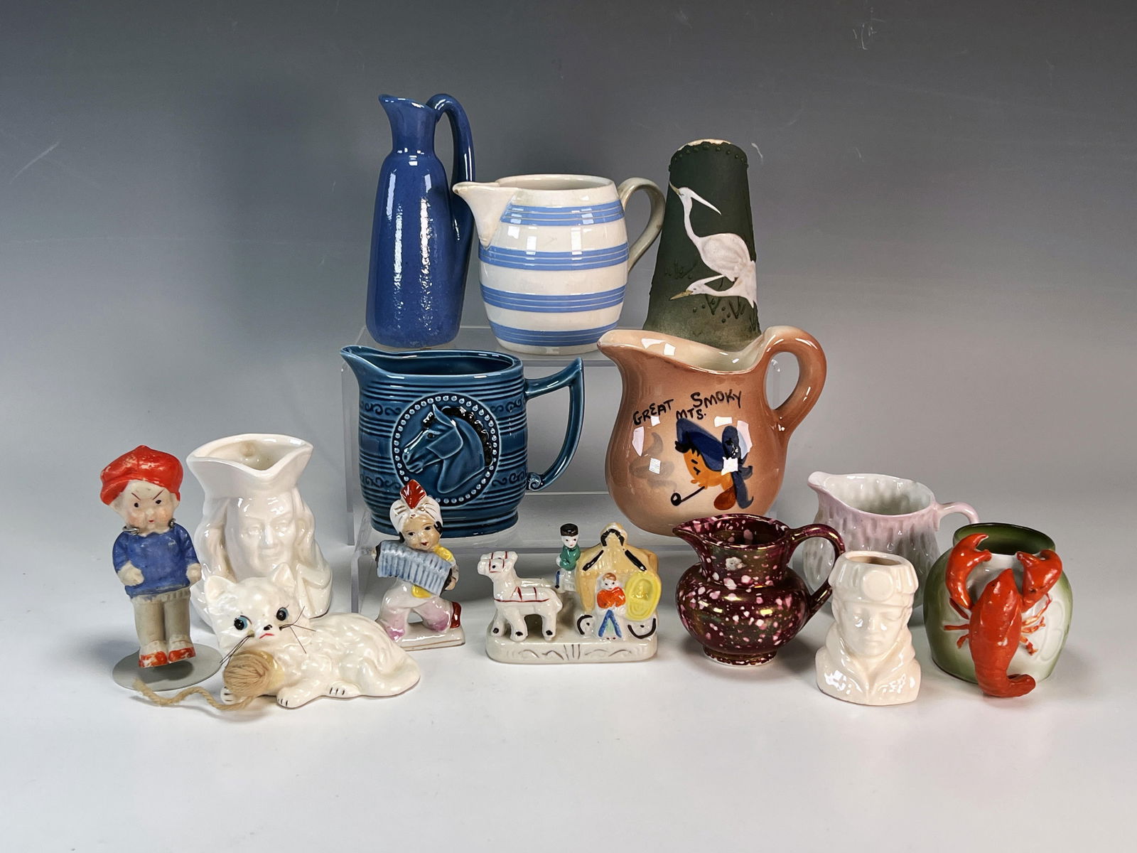 COLLECTION OF MINIATURE SOUVENIRS, PITCHERS, FIGURES (1 of 6)