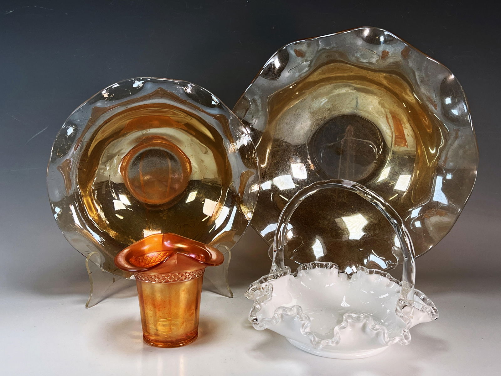 ORANGE MARIGOLD CARNIVAL GLASS AND FENTON (1 of 4)