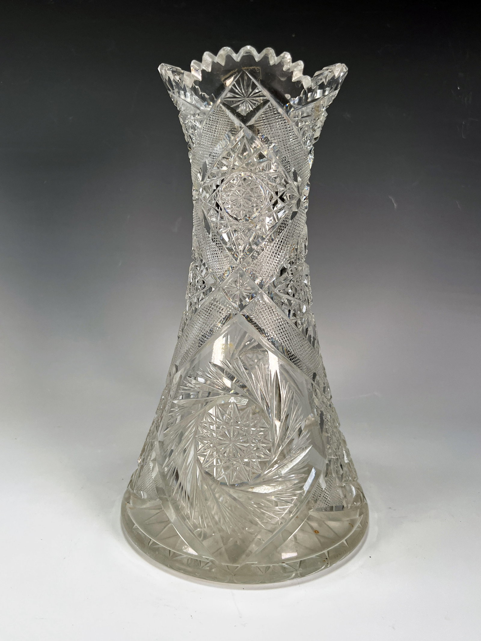 AMERICAN BRILLIANT CUT VASE: AMERICAN BRILLIANT CUT VASE <