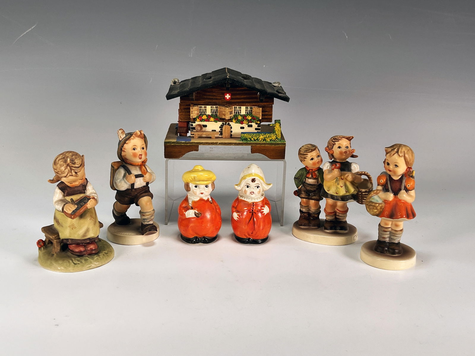 SWISS CARWO WOOD MUSIC BOX, HUMMELS, SALT & PEPPER: SWISS CARWO WOOD MUSIC BOX, HUMMELS, SALT & PEPPER