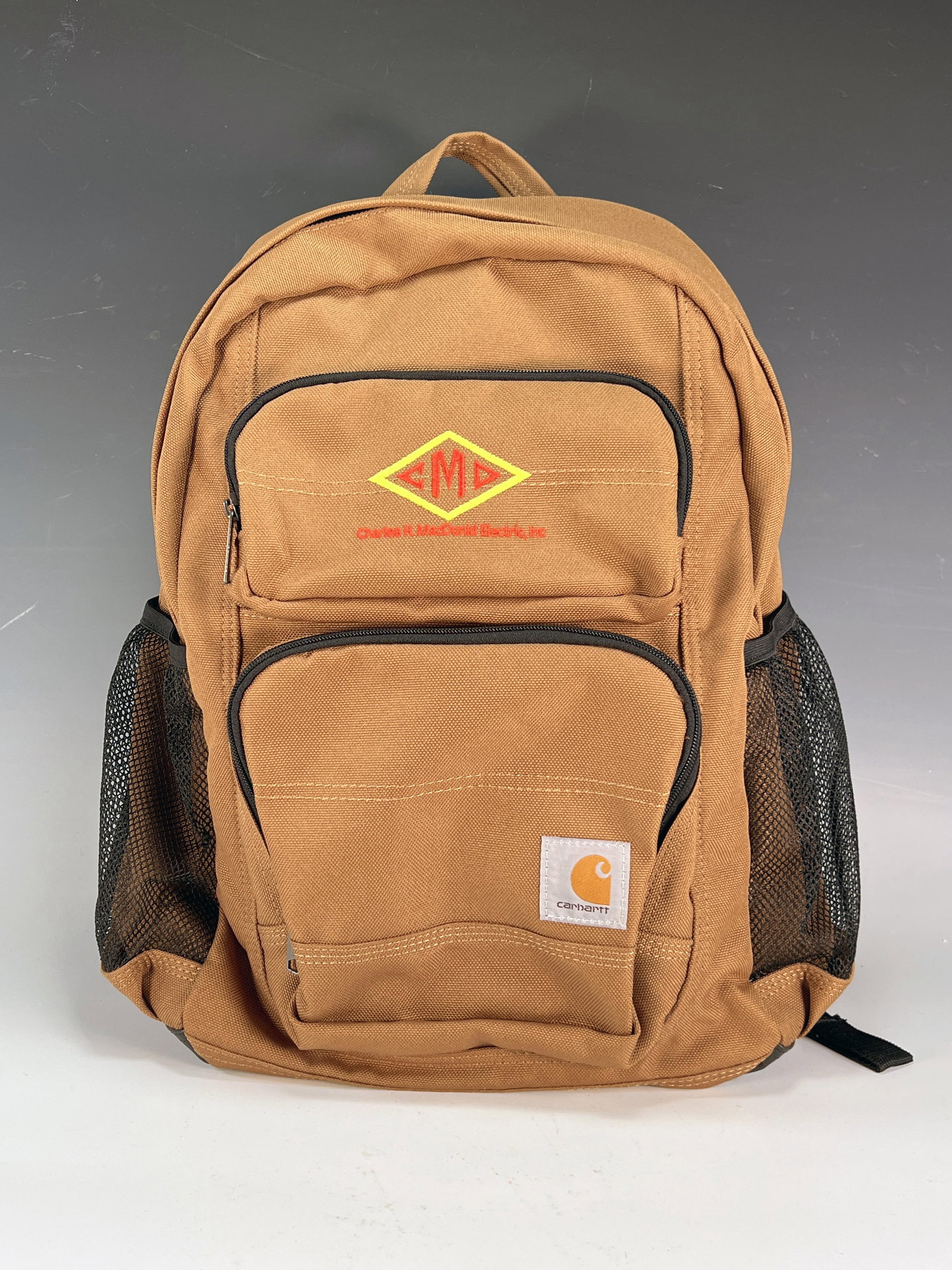 CARHARTT BACKPACK WITH BRANDED PATCH: CARHARTT BACKPACK WITH BRANDED PATCH