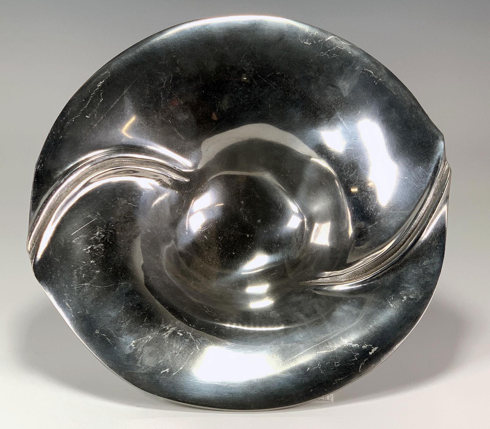 ROBERT LEE MORRIS WILTON ARMETALE BOWL: ROBERT LEE MORRIS WILTON ARMETALE BOWL