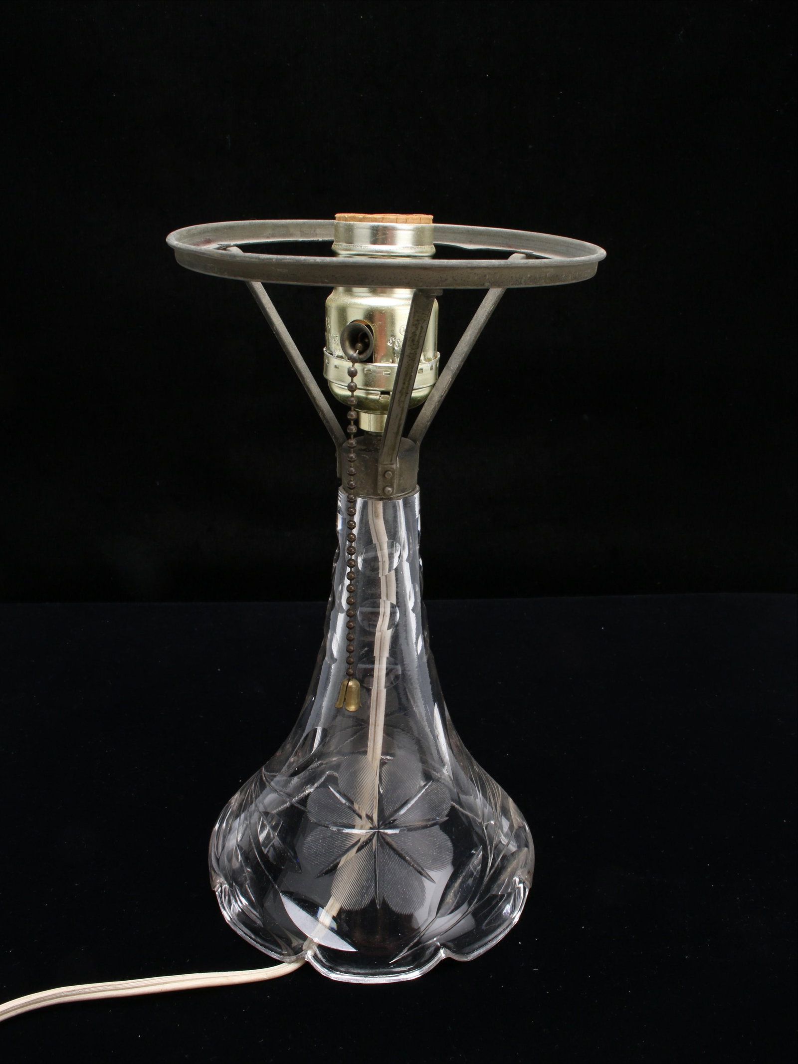 VINTAGE CRYSTAL LAMP: VINTAGE CRYSTAL LAMP
