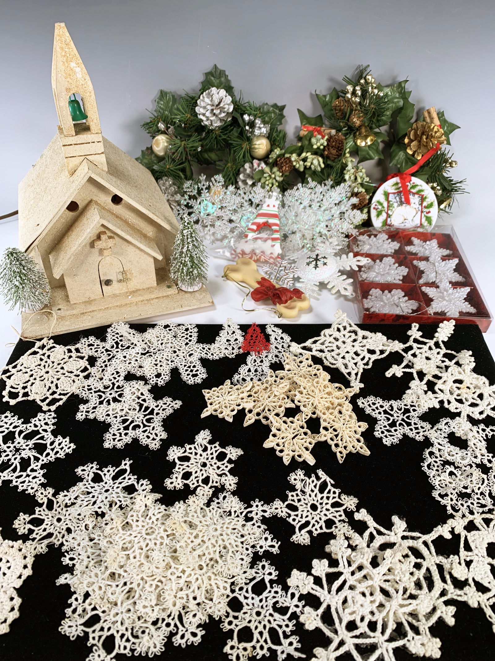 CHRISTMAS DECORATIONS (1 of 5)