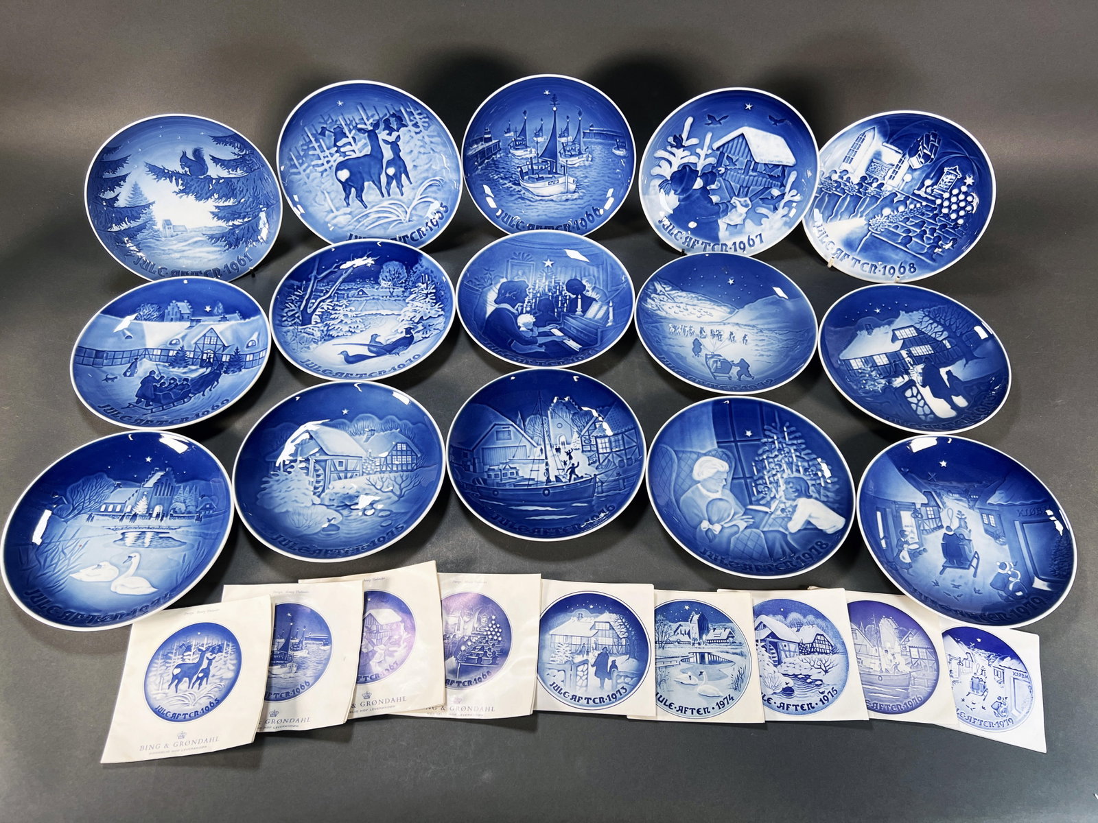 BING & GRONDAHL COPENHAGEN BLUE & WHITE CHRISTMAS PLATES:  Bing & Grondahl Copenhagen Blue & White Christmas Plates Collection