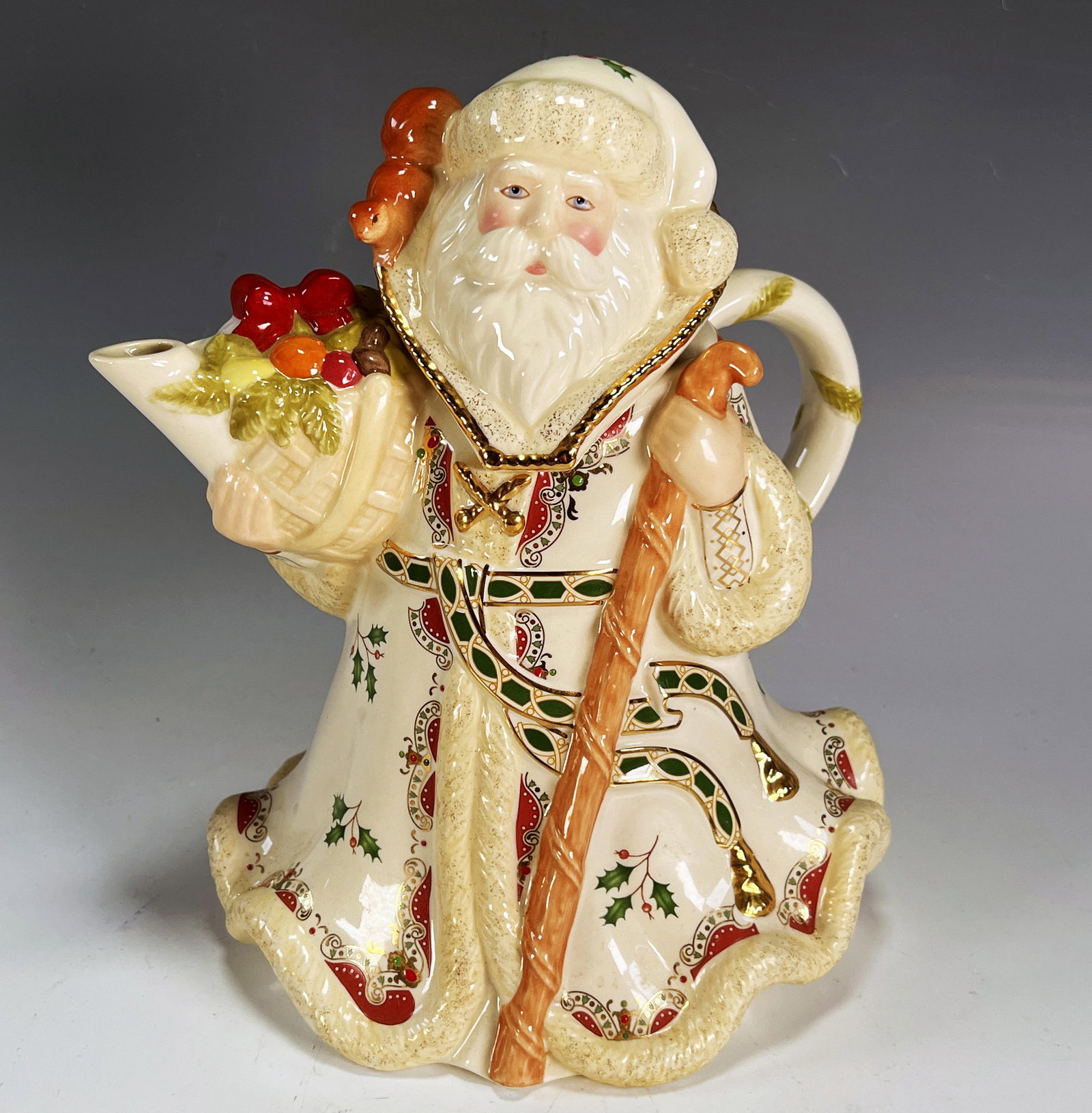 LENOX WOODLAND SANTA TEA POT:  Lenox Woodland Santa Tea Pot - Holiday Decor Auction