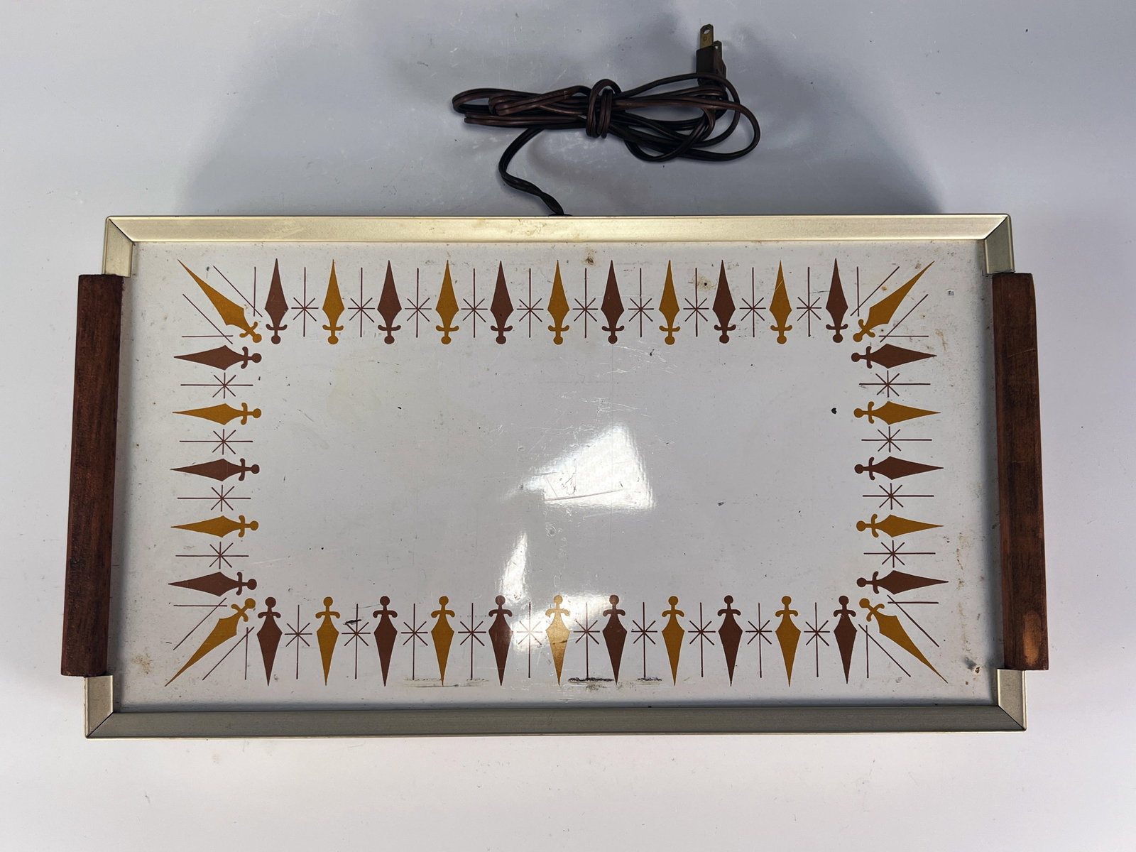 MCM WARMING TRAY:  MCM Warming Tray Auction
