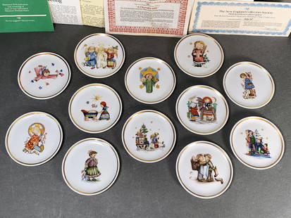 SET OF 12 MINI HUMMEL COLLECTOR'S PLATES: <!DOCTYPE html>  Set of 12 Mini Hummel Collector's Plates with 22kt Gold Decoration