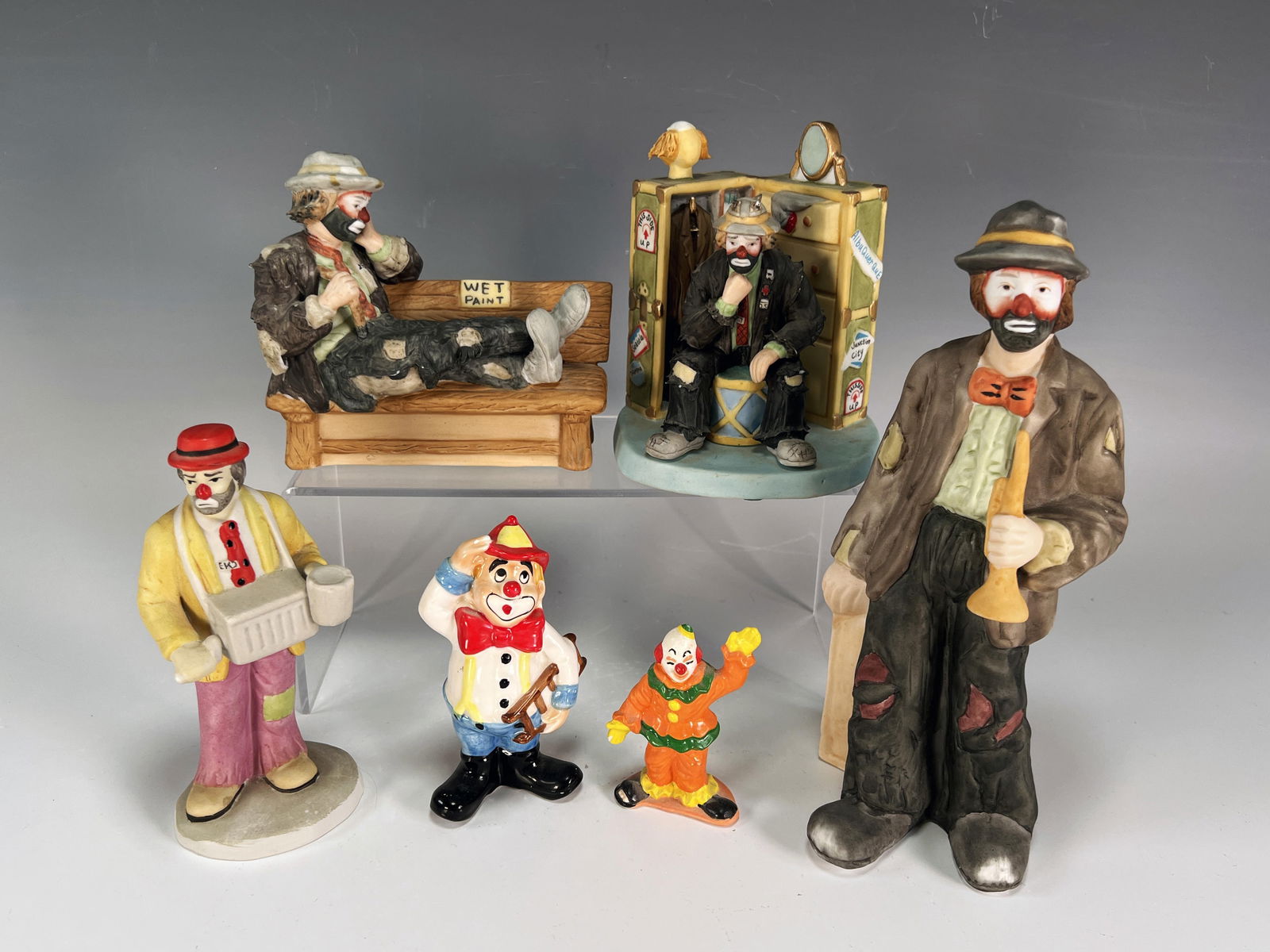 LOT OF CLOWN FIGURES EMMITT KELLY JR (1 of 6)