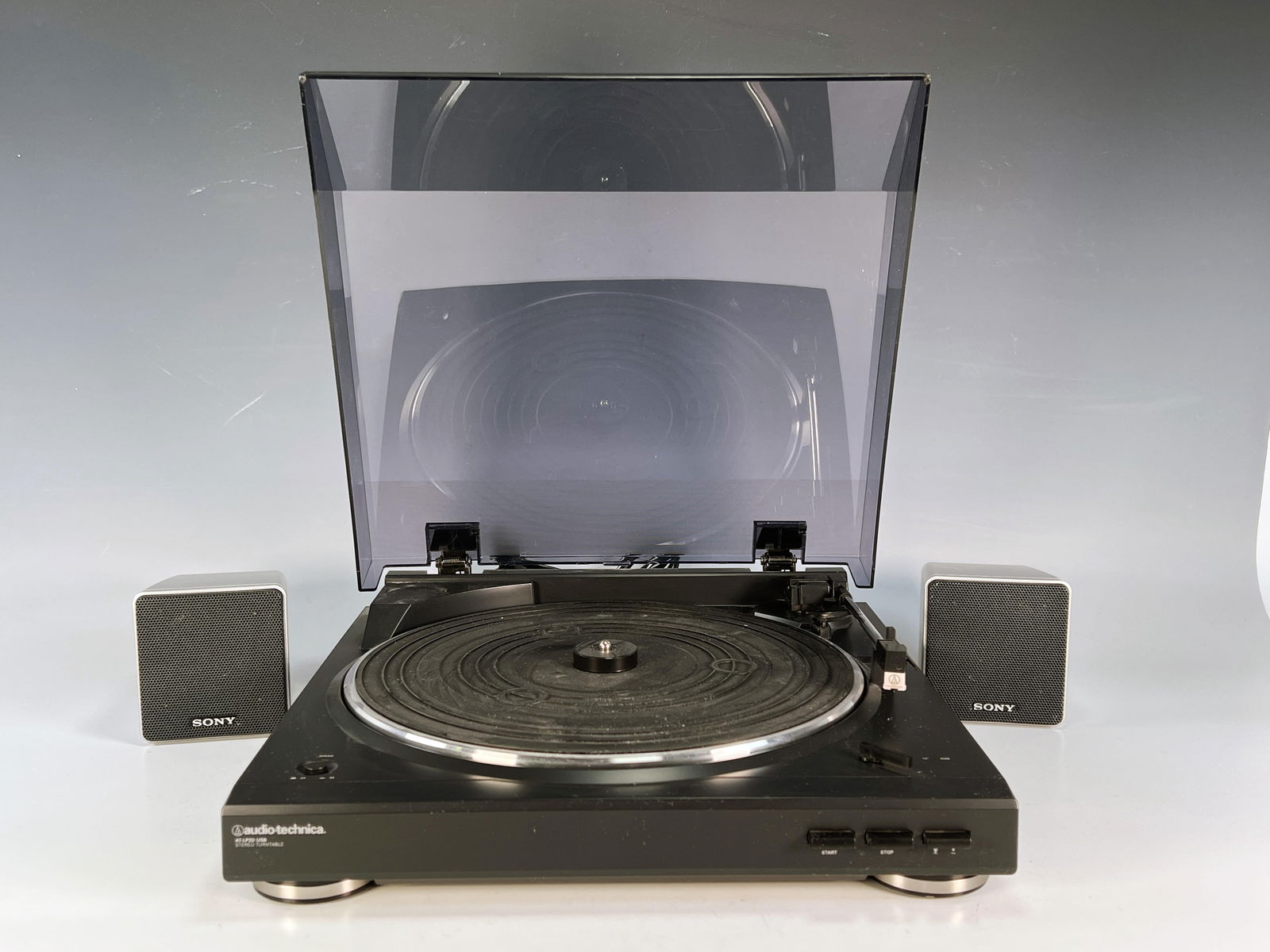 AUTO TECHNICA STEREO TURNTABLE RECORD PLAYER (1 of 7)