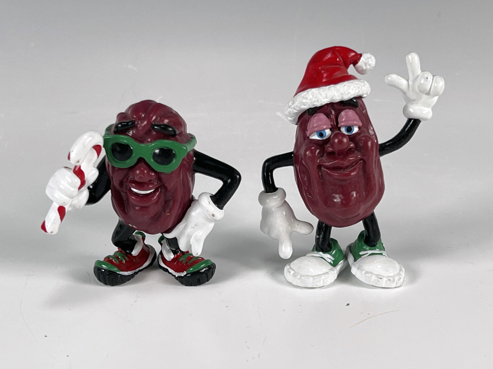 VINTAGE HOLIDAY CHRISTMAS CALIFORNIA RAISINS FIGURES:  Vintage Holiday Christmas California Raisins Figures