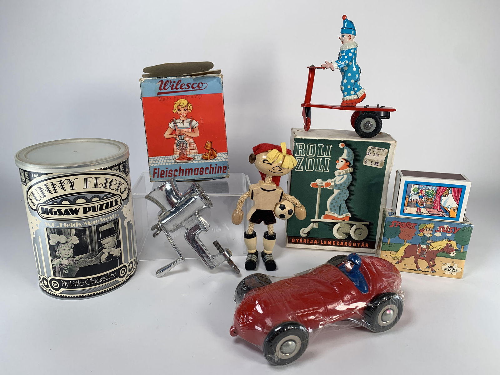 VINTAGE INTERNATIONAL PUZZLES AND TOY SOME SEALED (1 of 5)