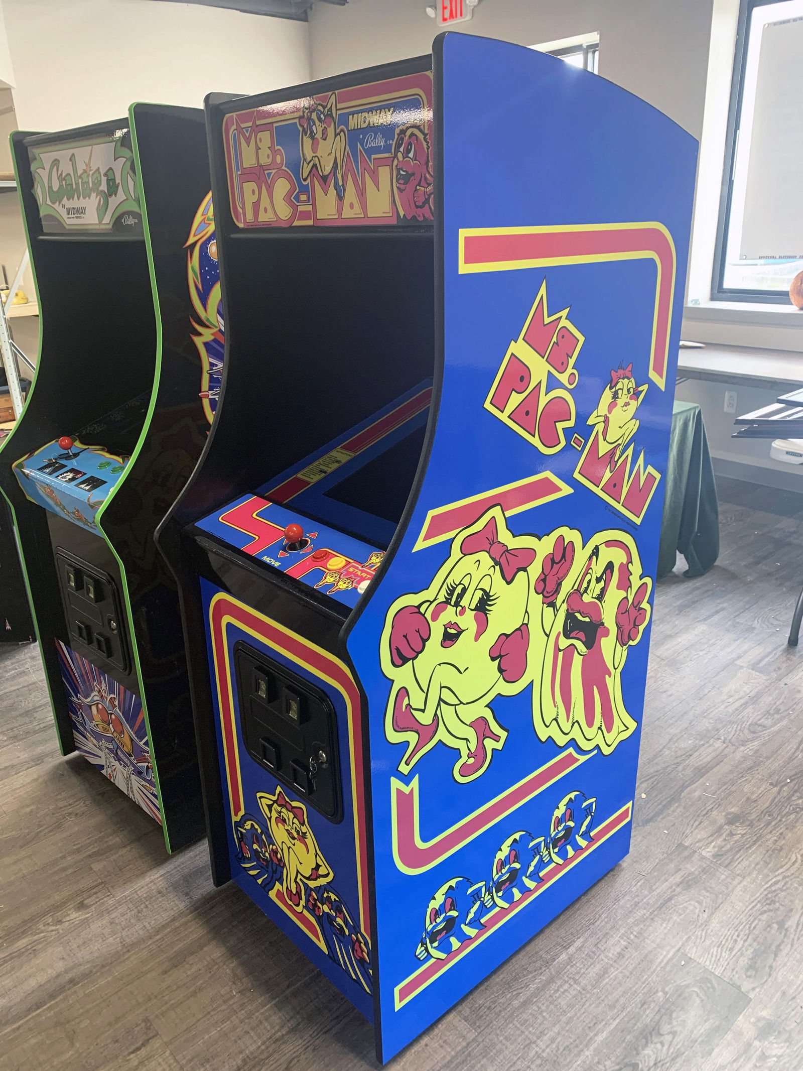 NEW BUILD MS. PAC-MAN ARCADE CABINET MIDWAY BALLY (1 of 9)