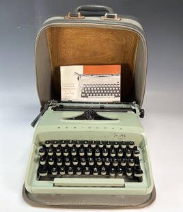 VINTAGE REMINGTON TEN FORTY PORTABLE TYPEWRITER IN CASE: <!DOCTYPE html>