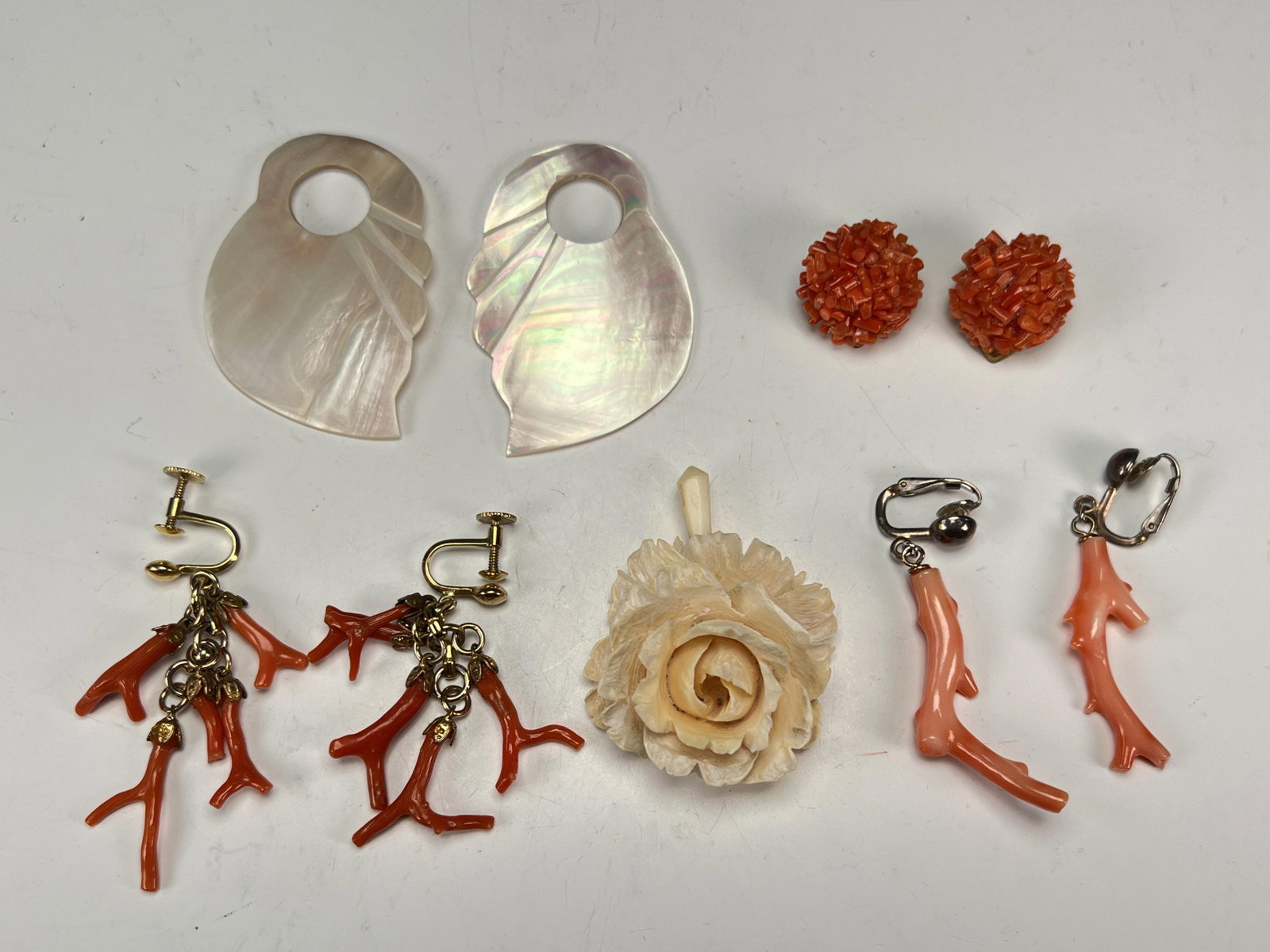VINTAGE BRANCH CORAL & MOP EARRINGS JEWELRY